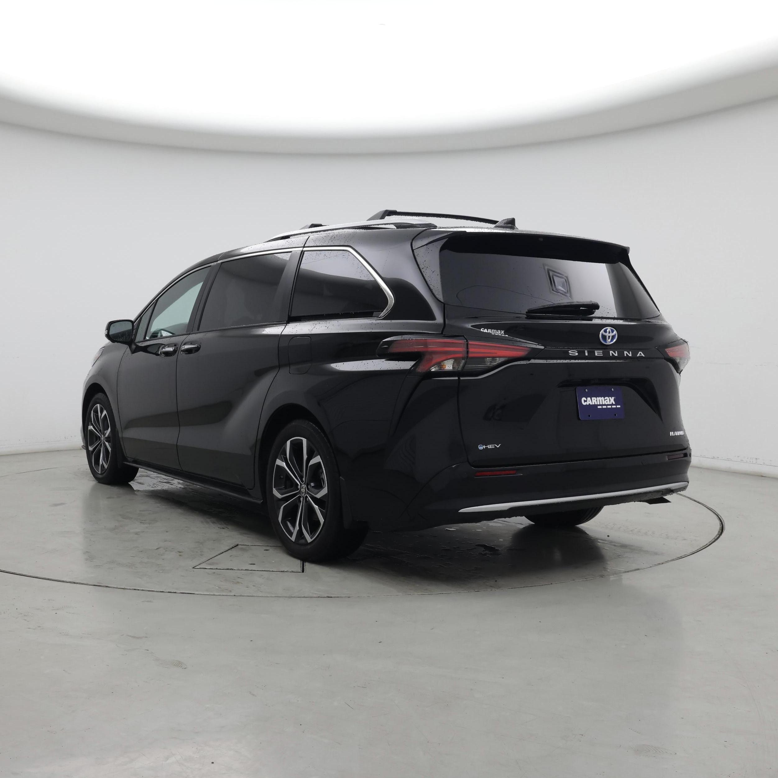 Thumbnail: 2025 Toyota Sienna - 2