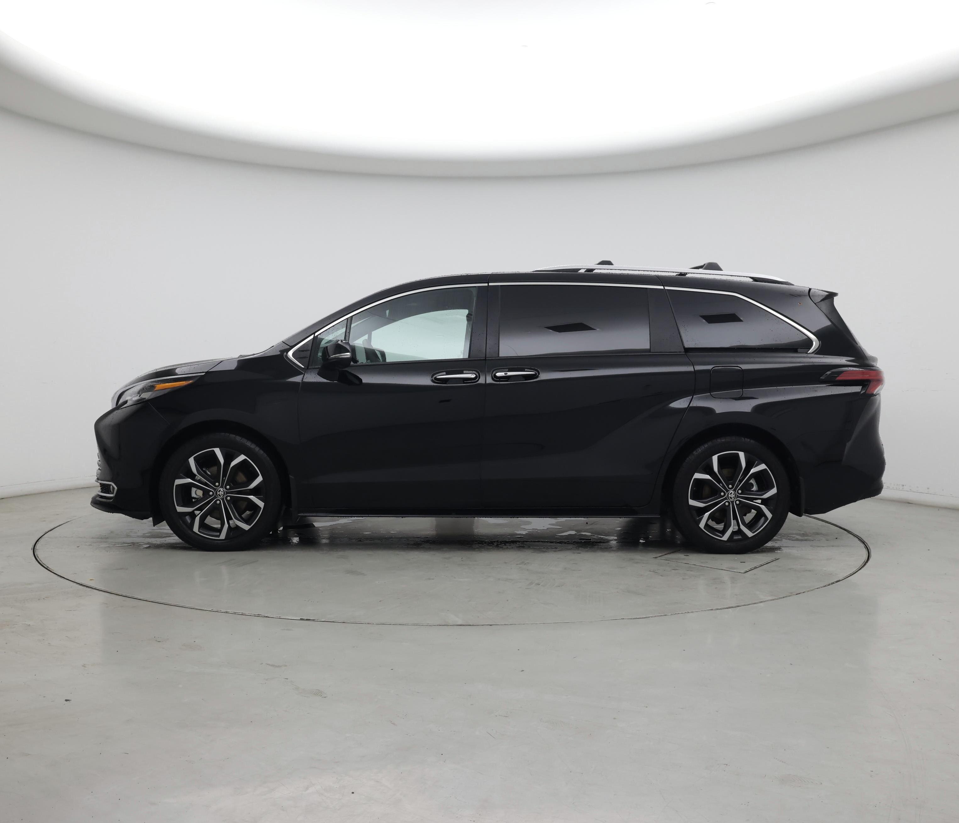 Thumbnail: 2025 Toyota Sienna - 3