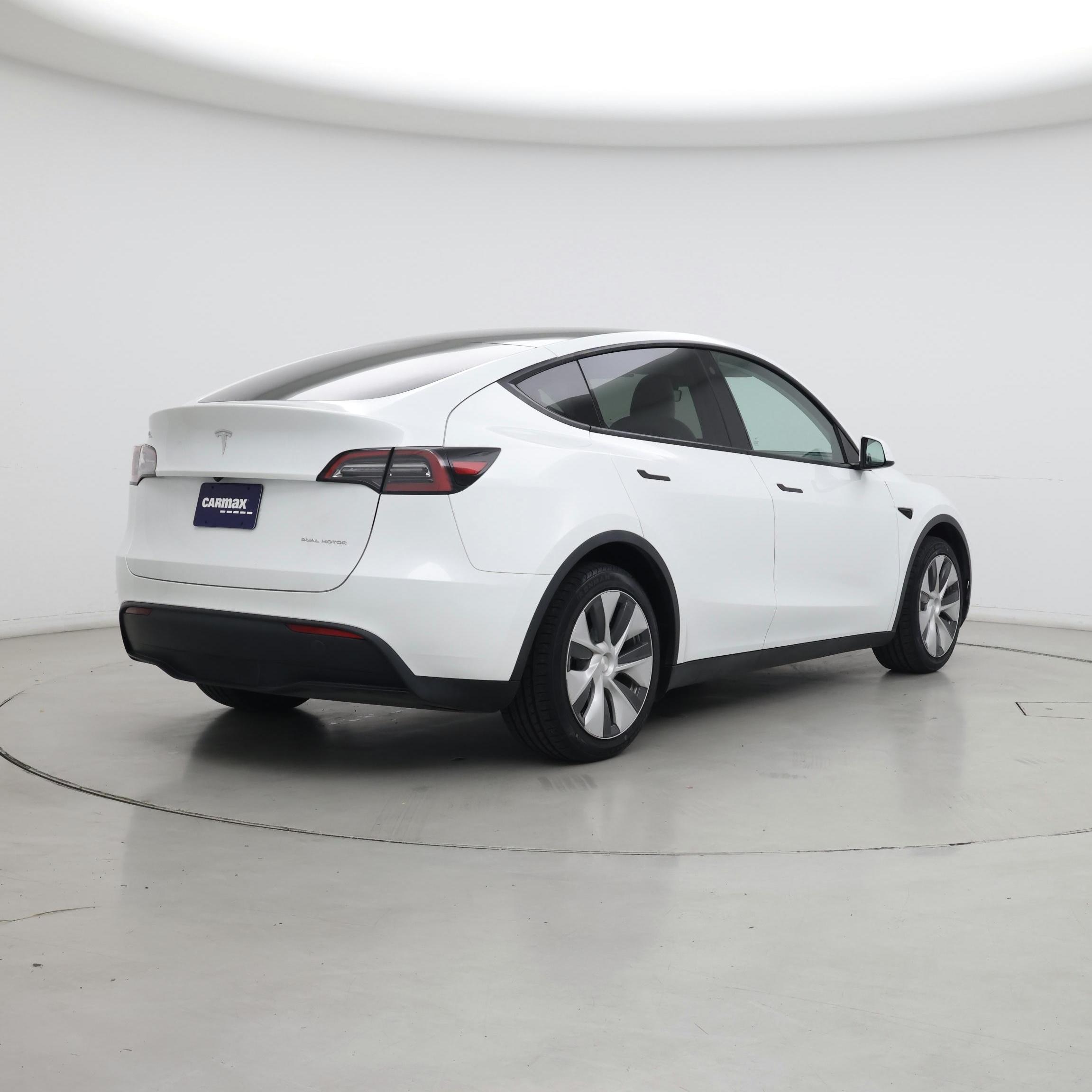 Thumbnail: 2023 Tesla Model Y - 8