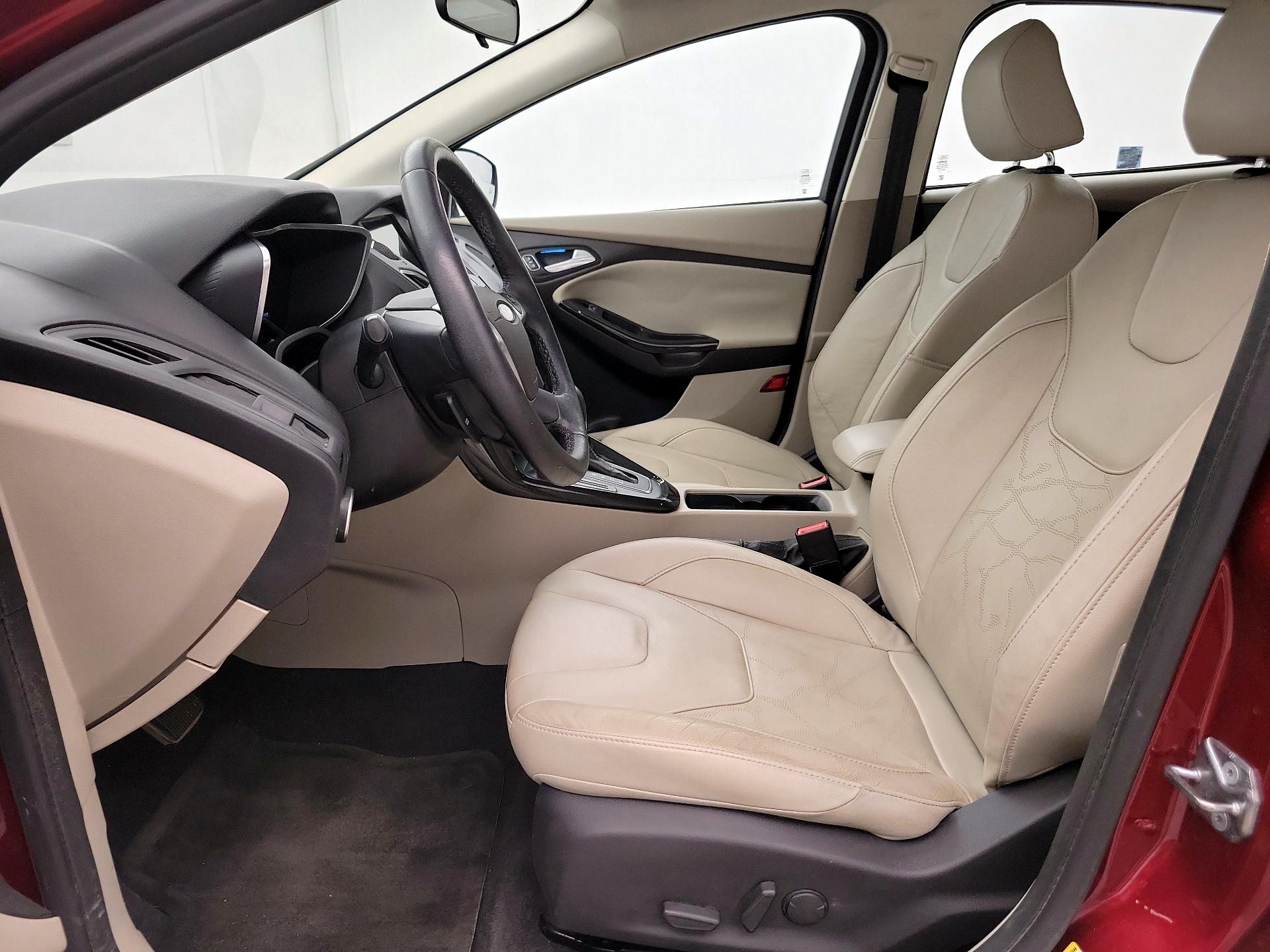 Thumbnail: 2016 Ford Focus - 11