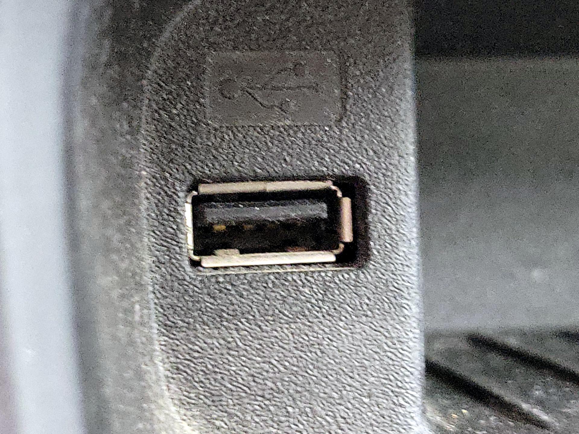 Thumbnail: 2016 Ford Focus - 19