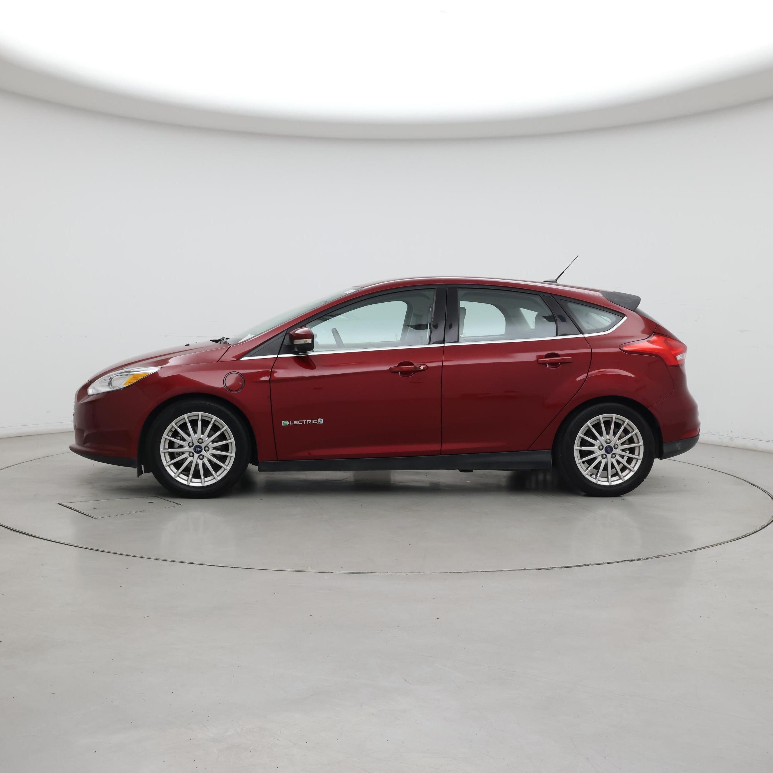 Thumbnail: 2016 Ford Focus - 3