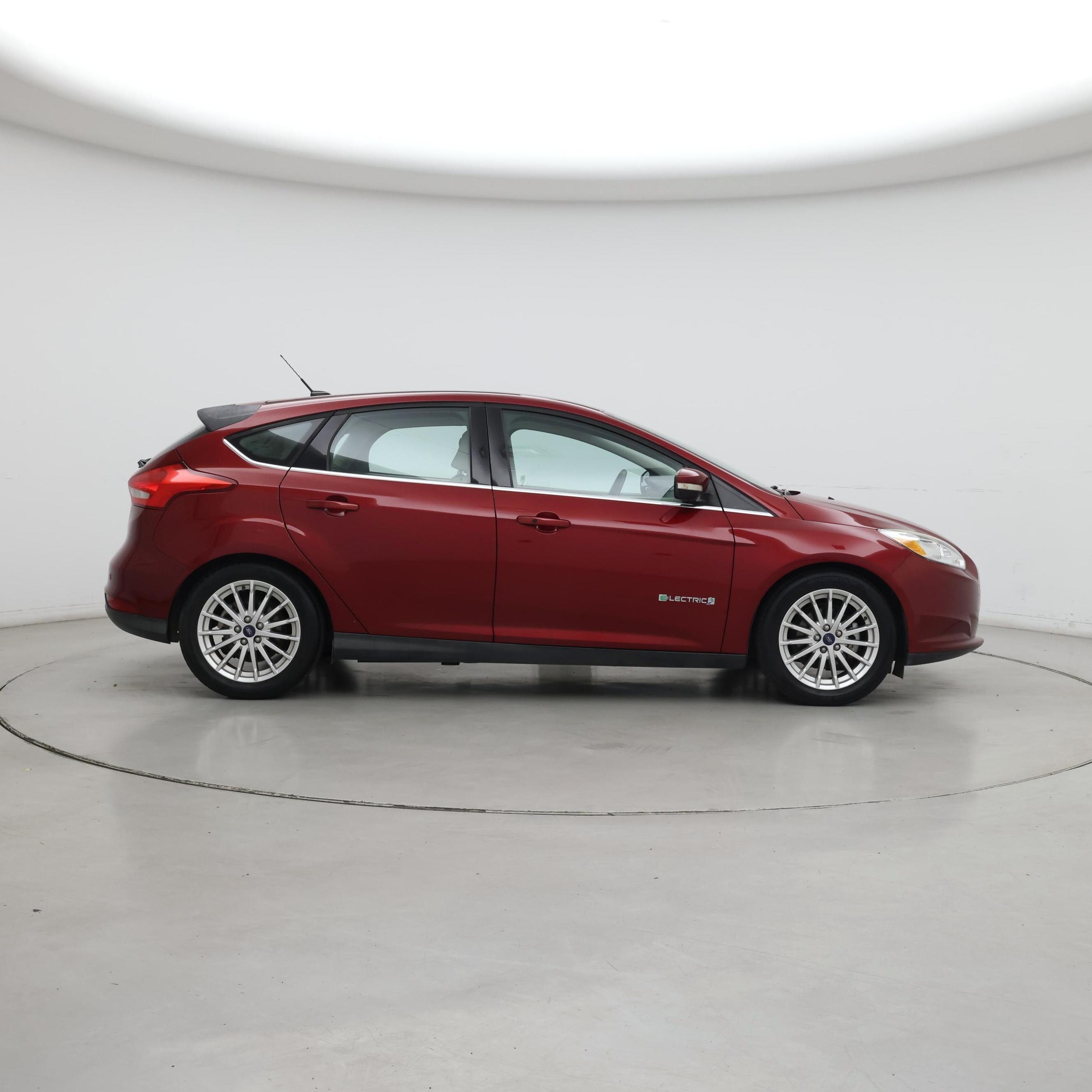 Thumbnail: 2016 Ford Focus - 7