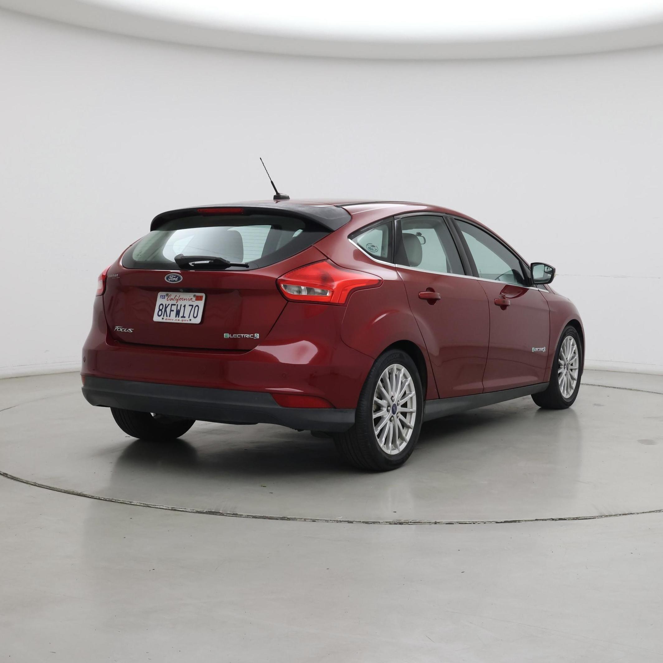 Thumbnail: 2016 Ford Focus - 8