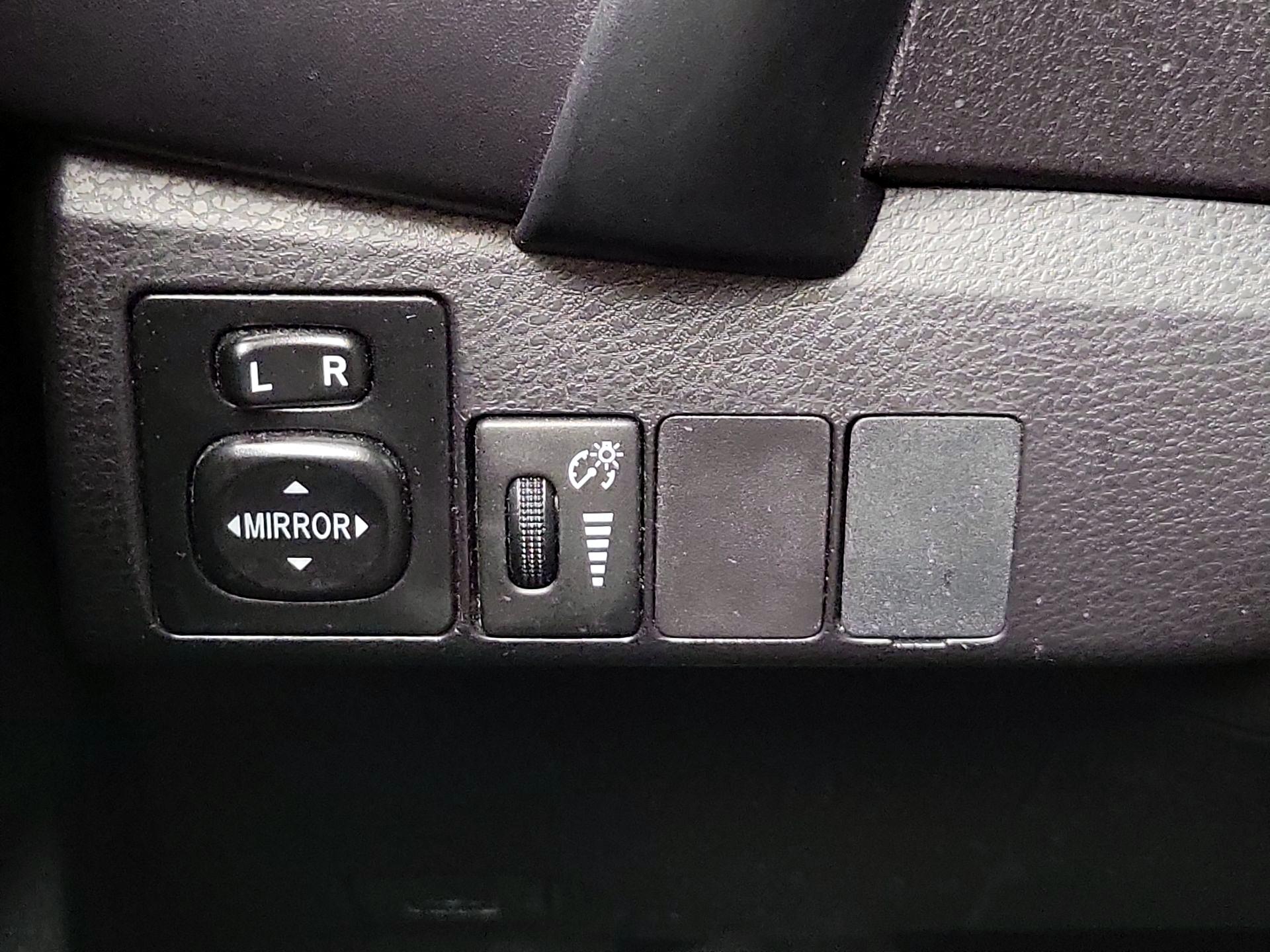 Thumbnail: 2018 Toyota Corolla - 13