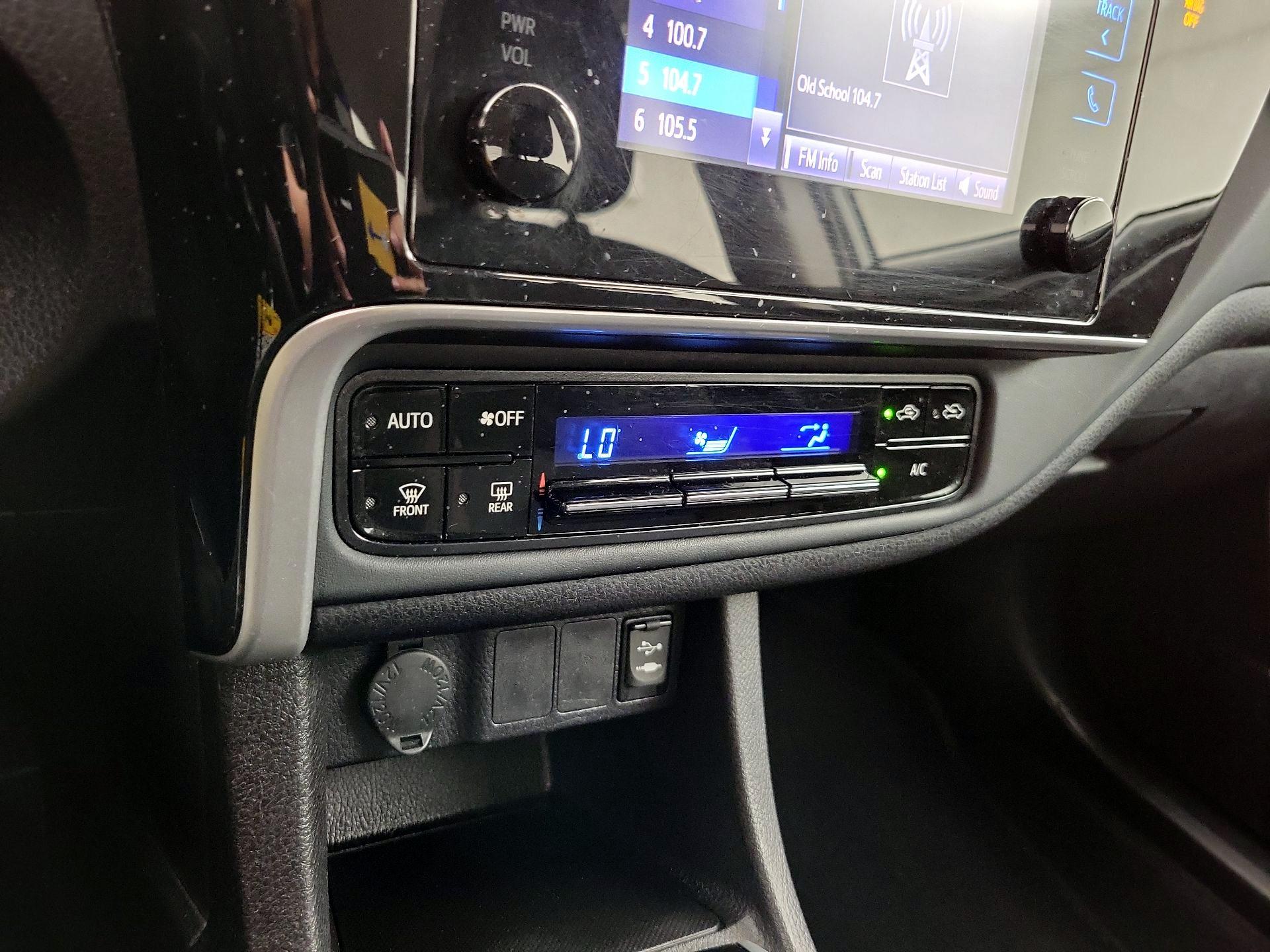 Thumbnail: 2018 Toyota Corolla - 16