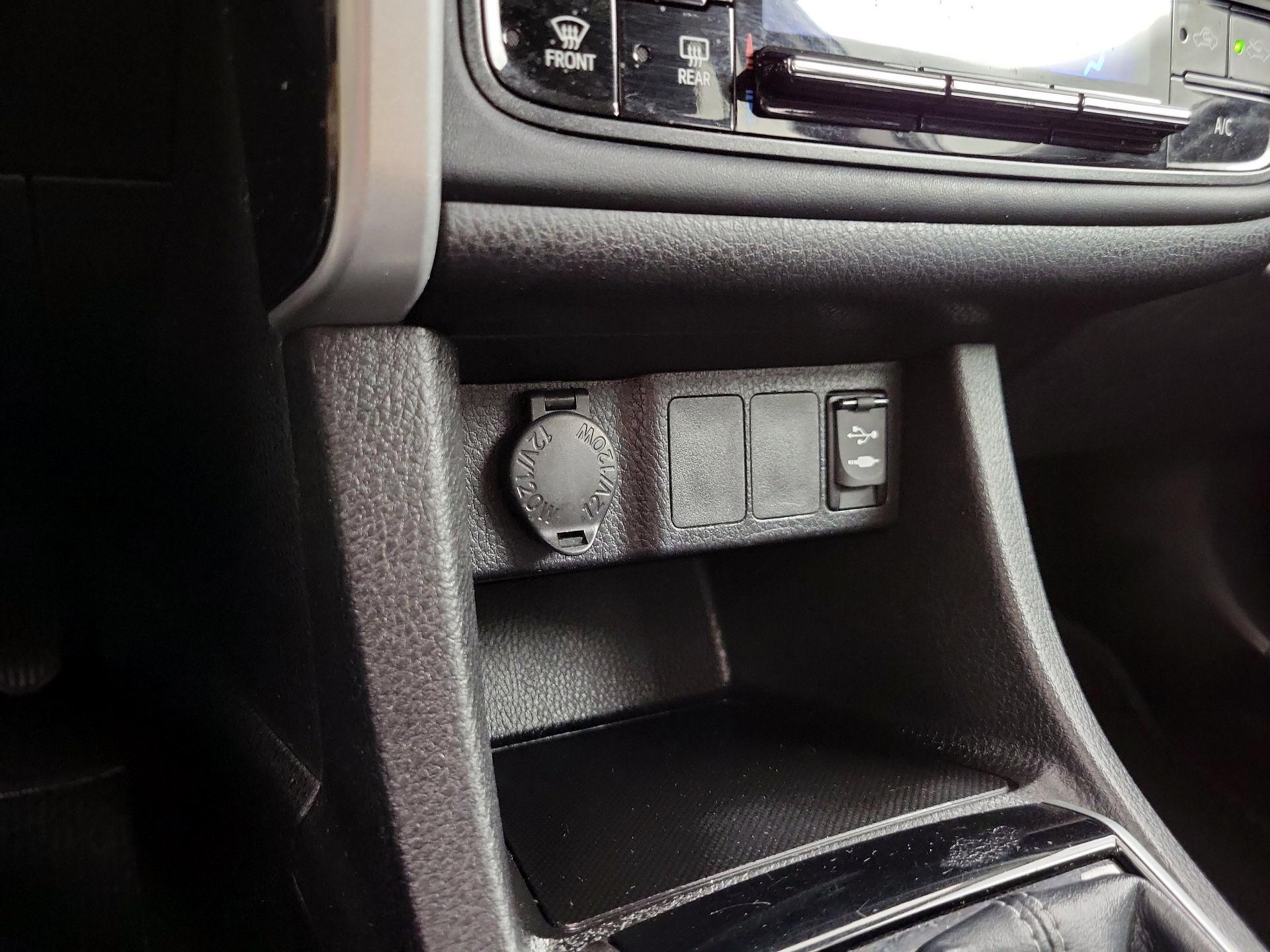 Thumbnail: 2018 Toyota Corolla - 18