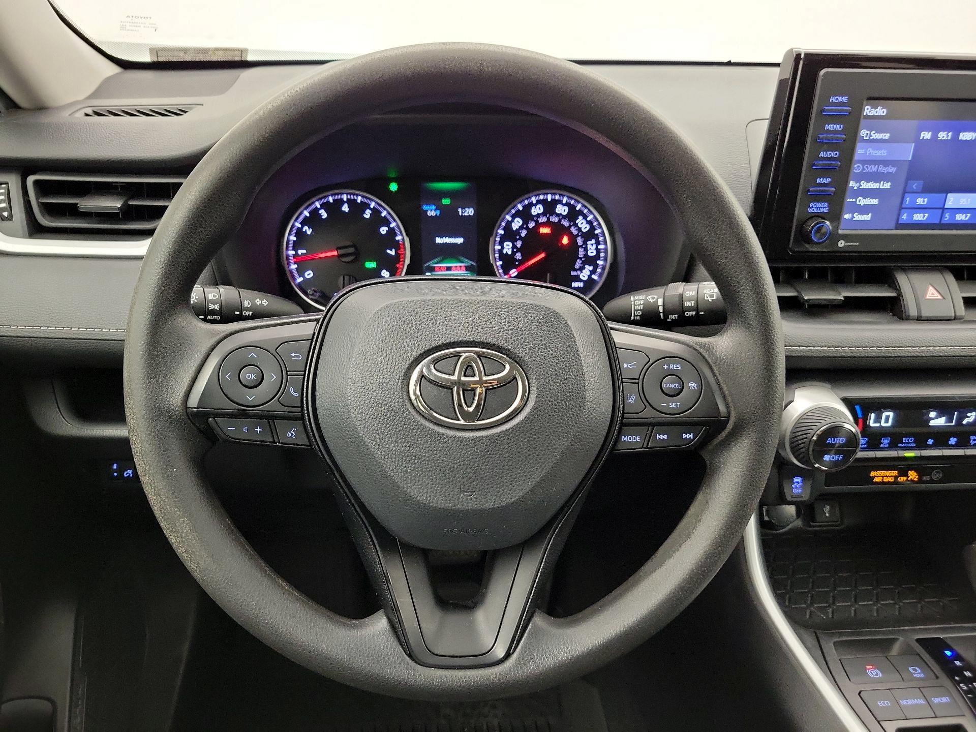Thumbnail: 2021 Toyota RAV4 - 10