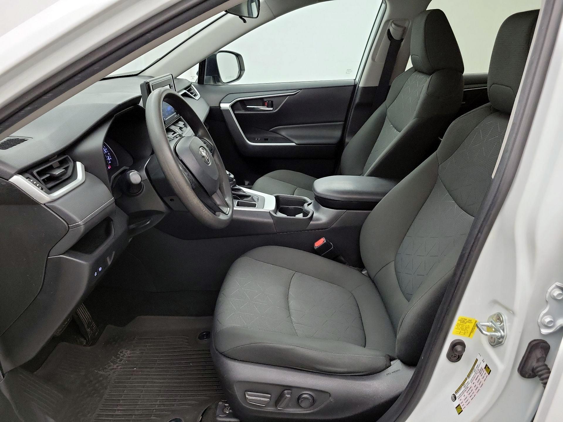 Thumbnail: 2021 Toyota RAV4 - 11