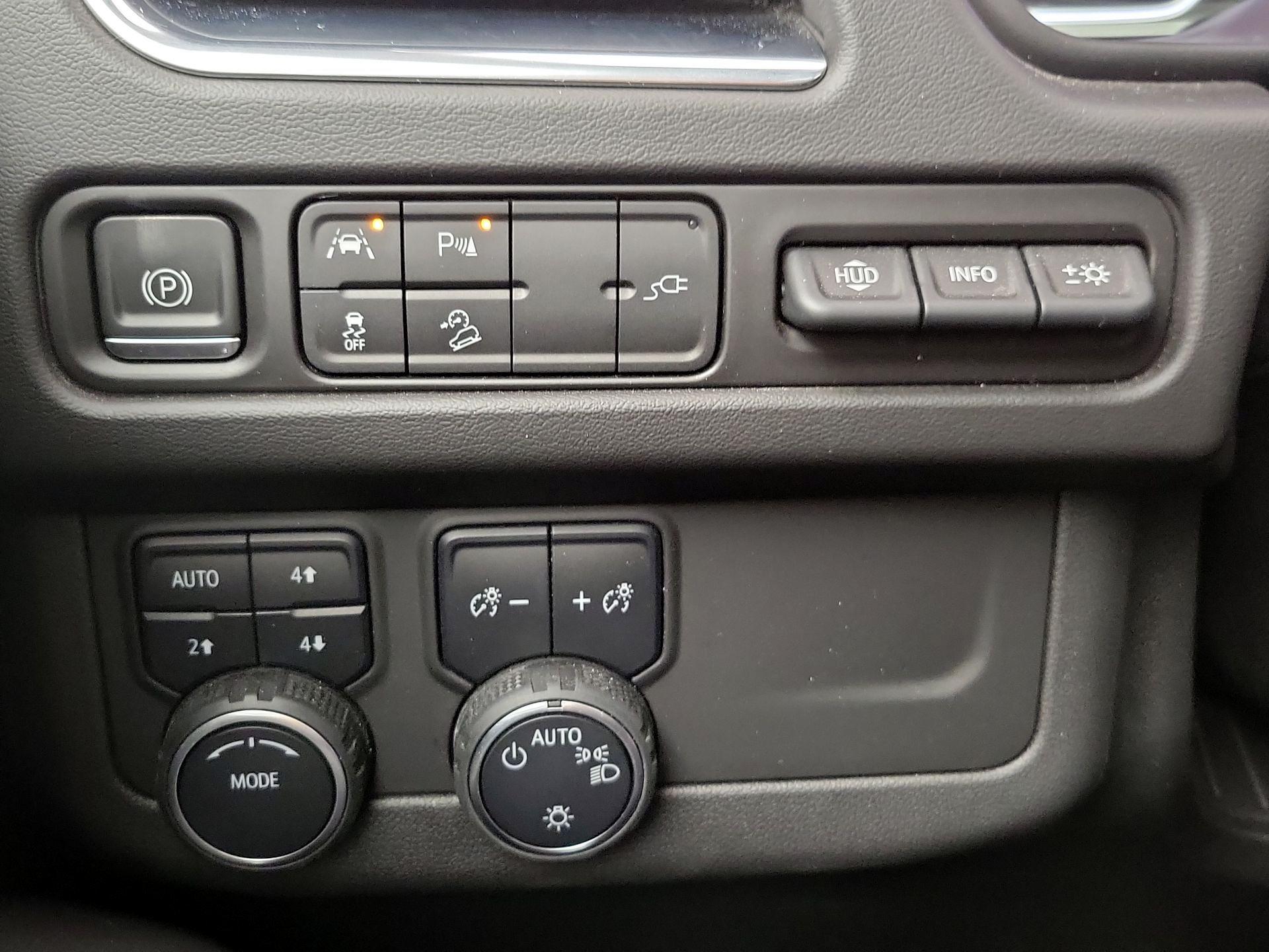 Thumbnail: 2021 Chevrolet Suburban - 13