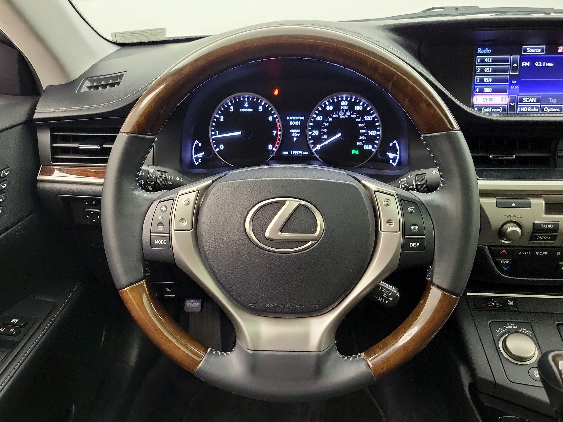 Thumbnail: 2015 Lexus ES - 10