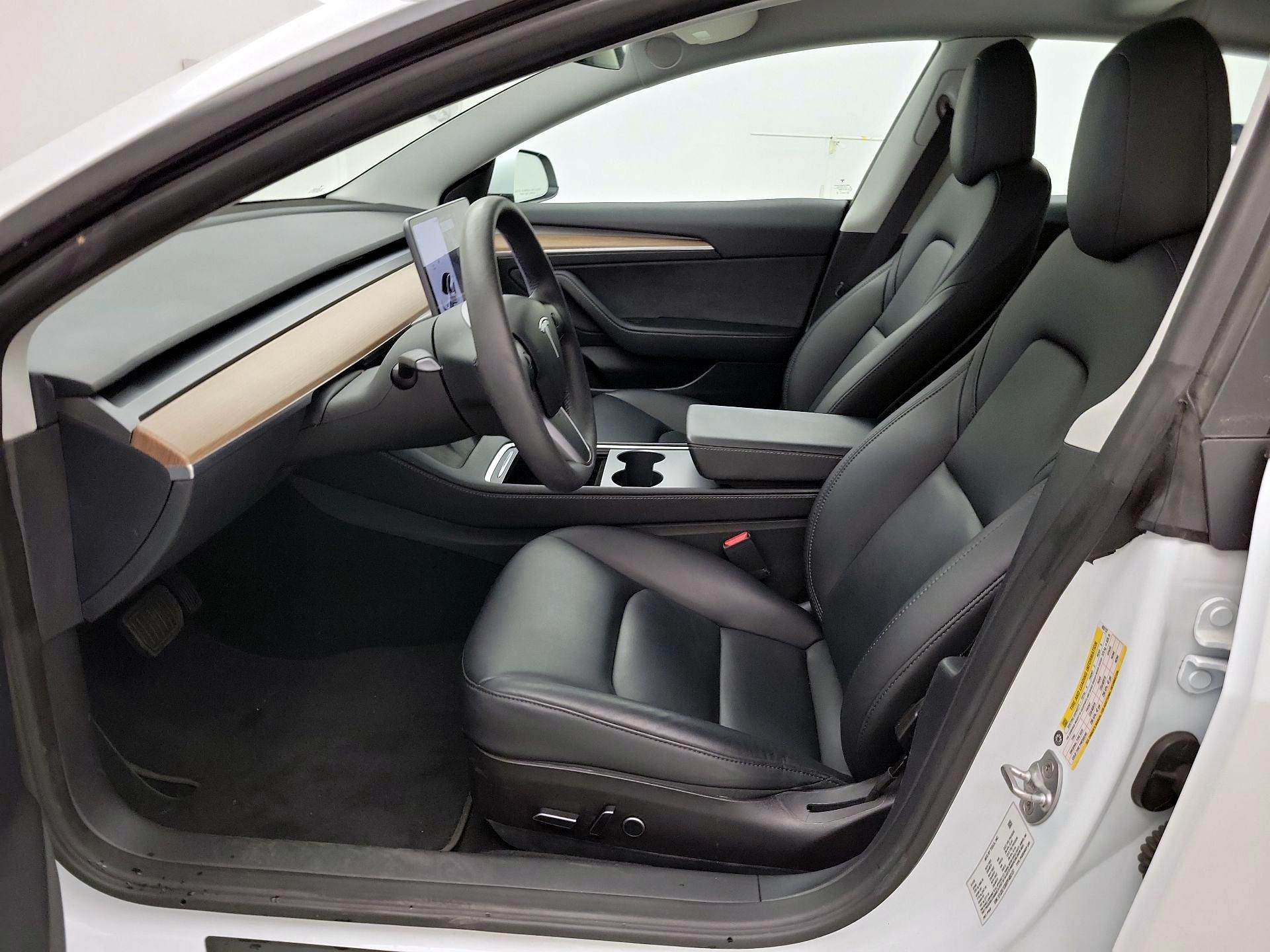 Thumbnail: 2023 Tesla Model 3 - 11