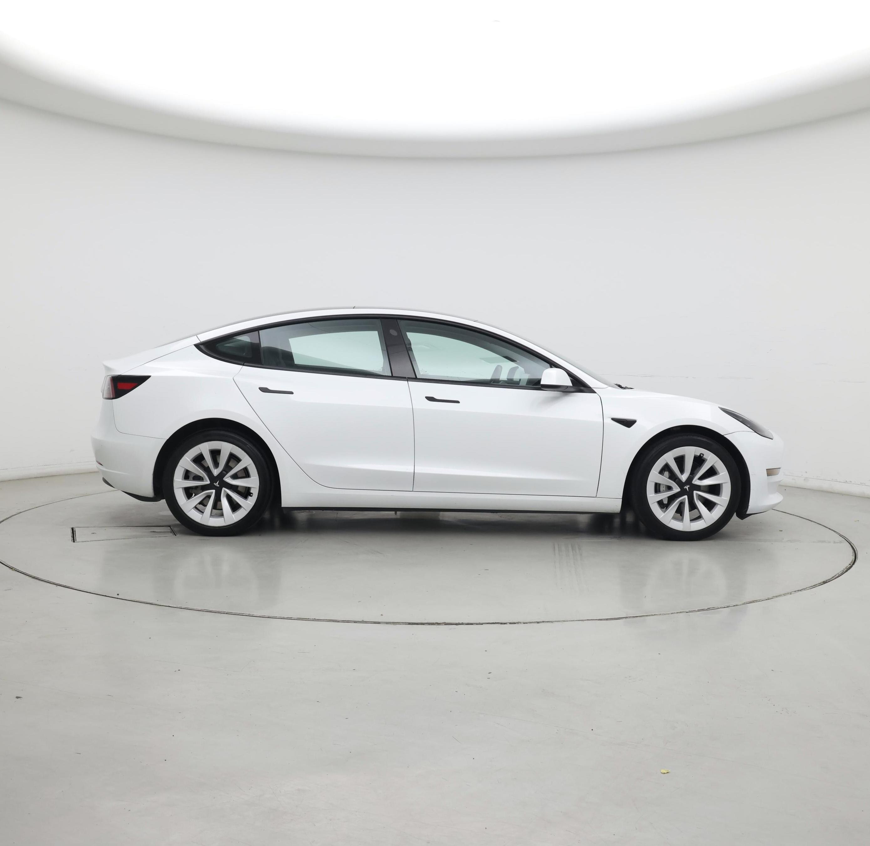 Thumbnail: 2023 Tesla Model 3 - 7