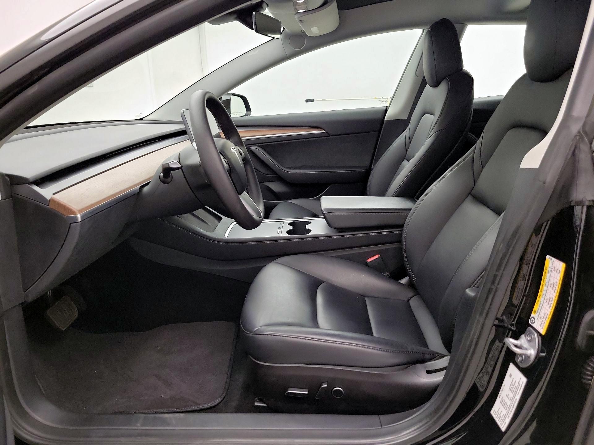 Thumbnail: 2022 Tesla Model 3 - 11