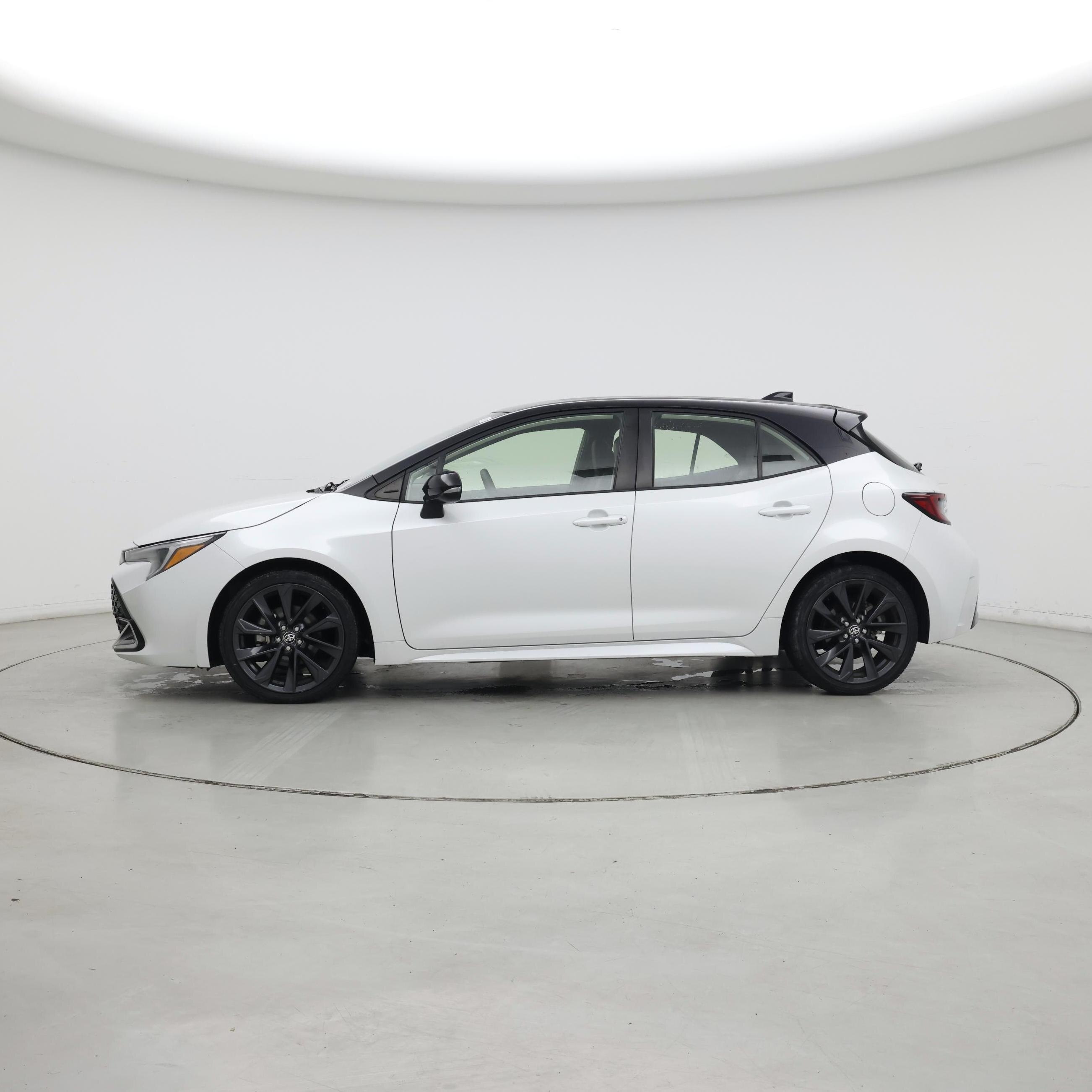 Thumbnail: 2023 Toyota Corolla - 3