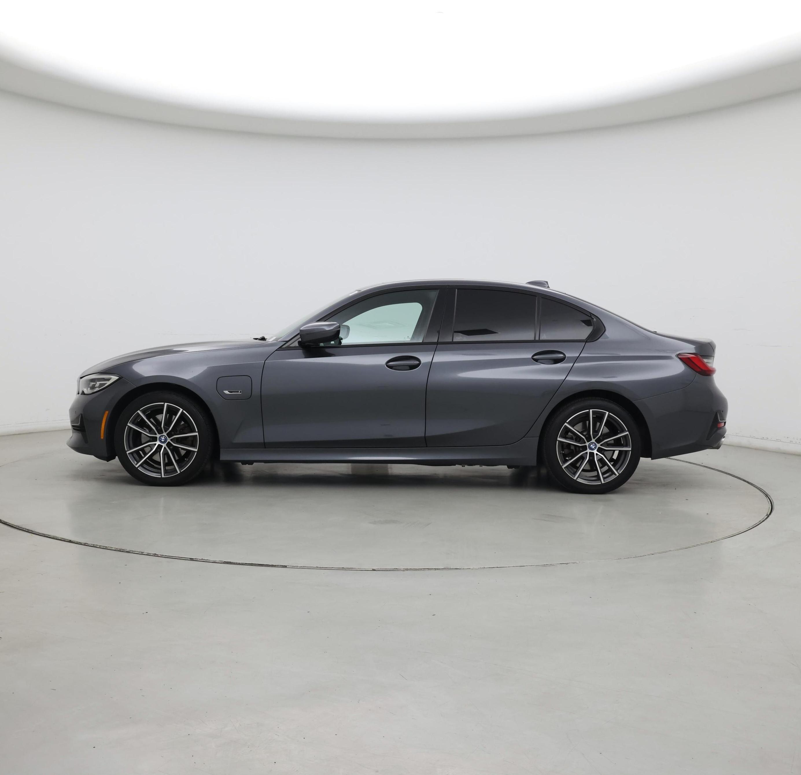 Thumbnail: 2022 BMW 3 Series - 3