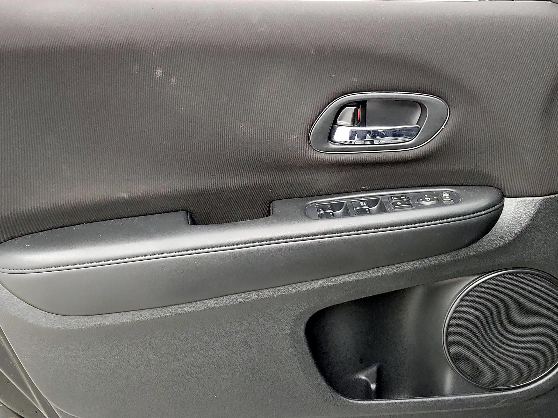 Thumbnail: 2016 Honda HR-V - 12