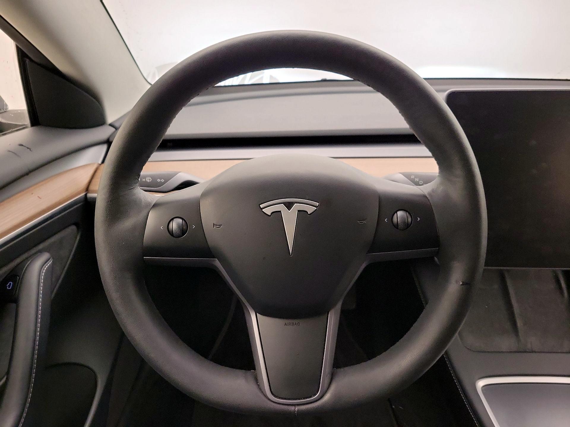 Thumbnail: 2023 Tesla Model 3 - 10