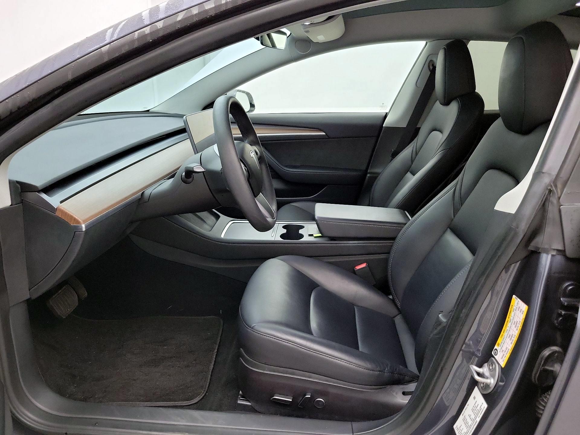 Thumbnail: 2023 Tesla Model 3 - 11