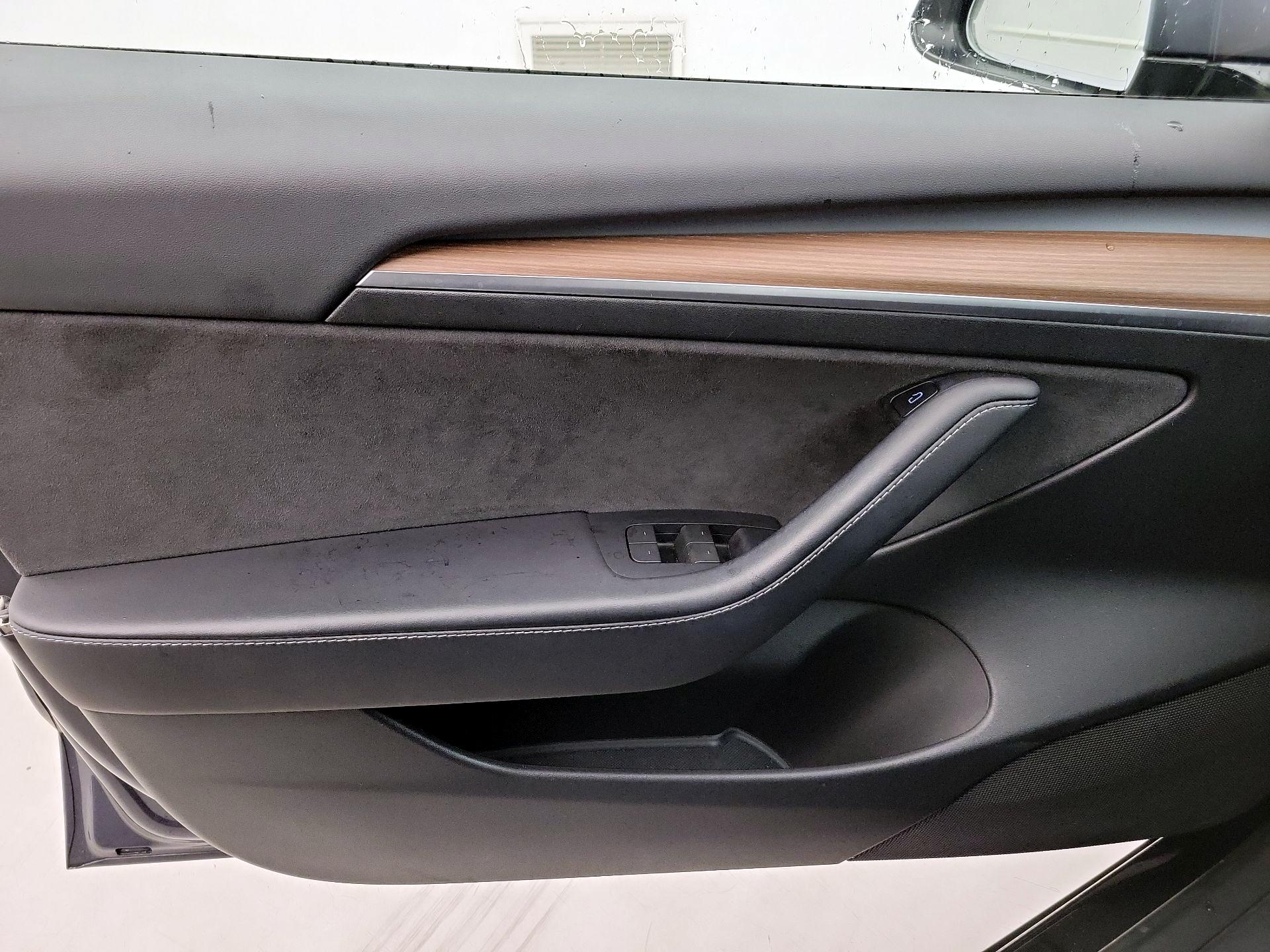 Thumbnail: 2023 Tesla Model 3 - 12