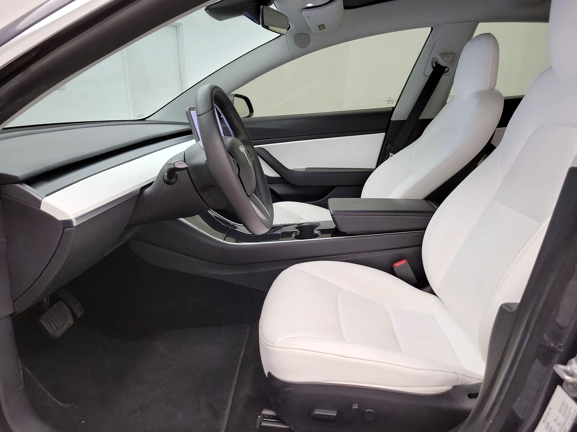 Thumbnail: 2020 Tesla Model 3 - 11