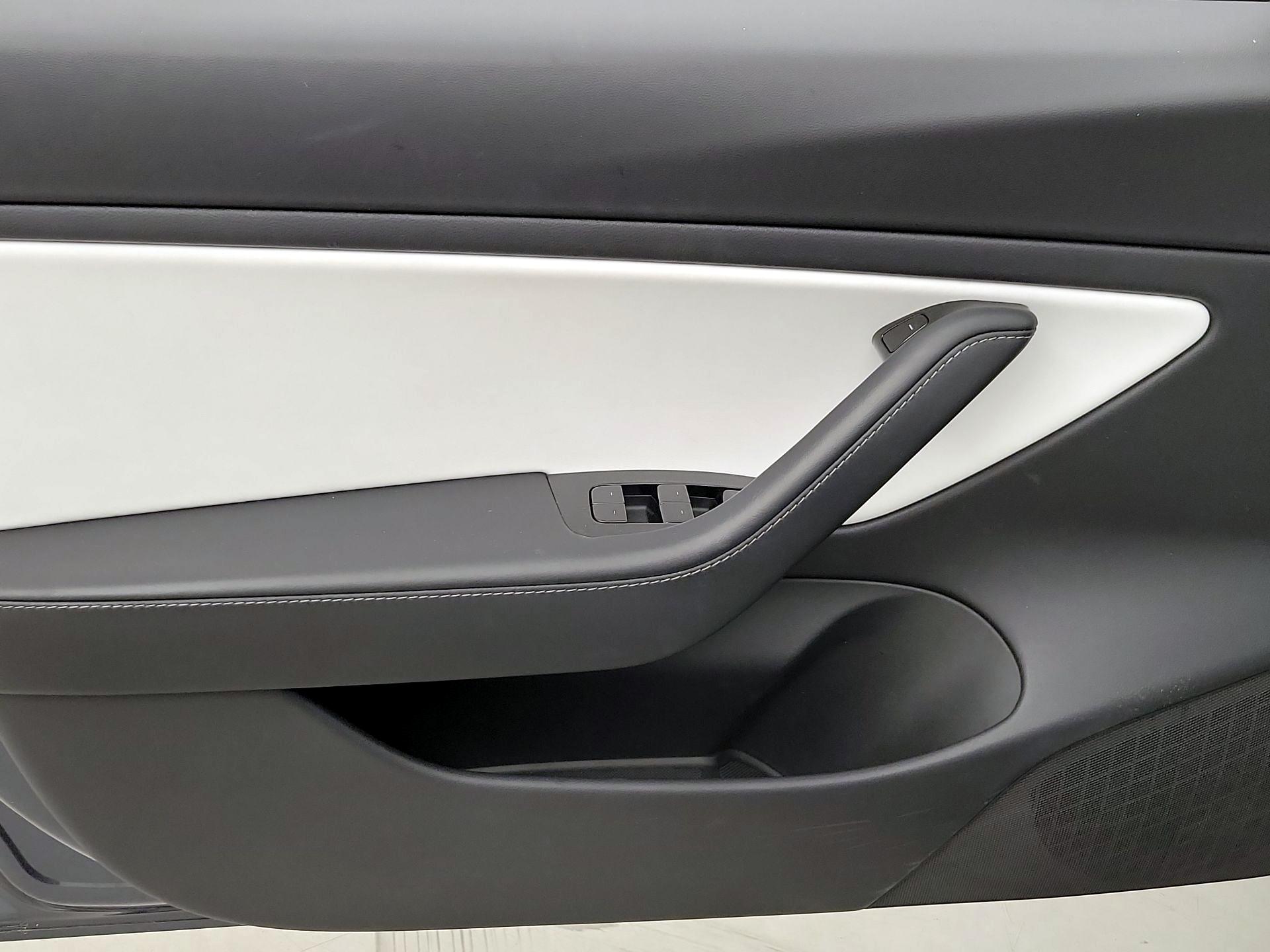 Thumbnail: 2020 Tesla Model 3 - 12