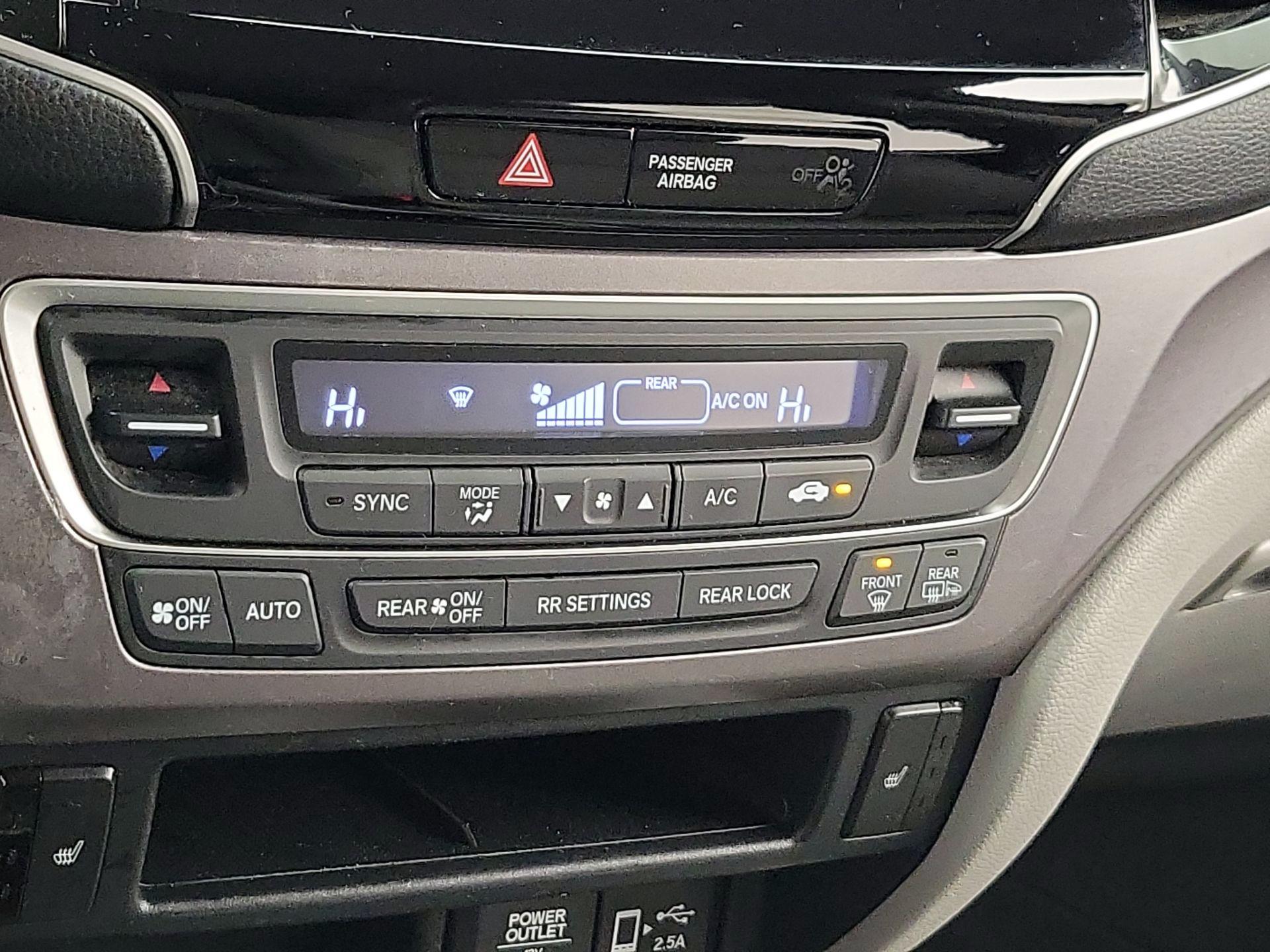 Thumbnail: 2020 Honda Pilot - 16