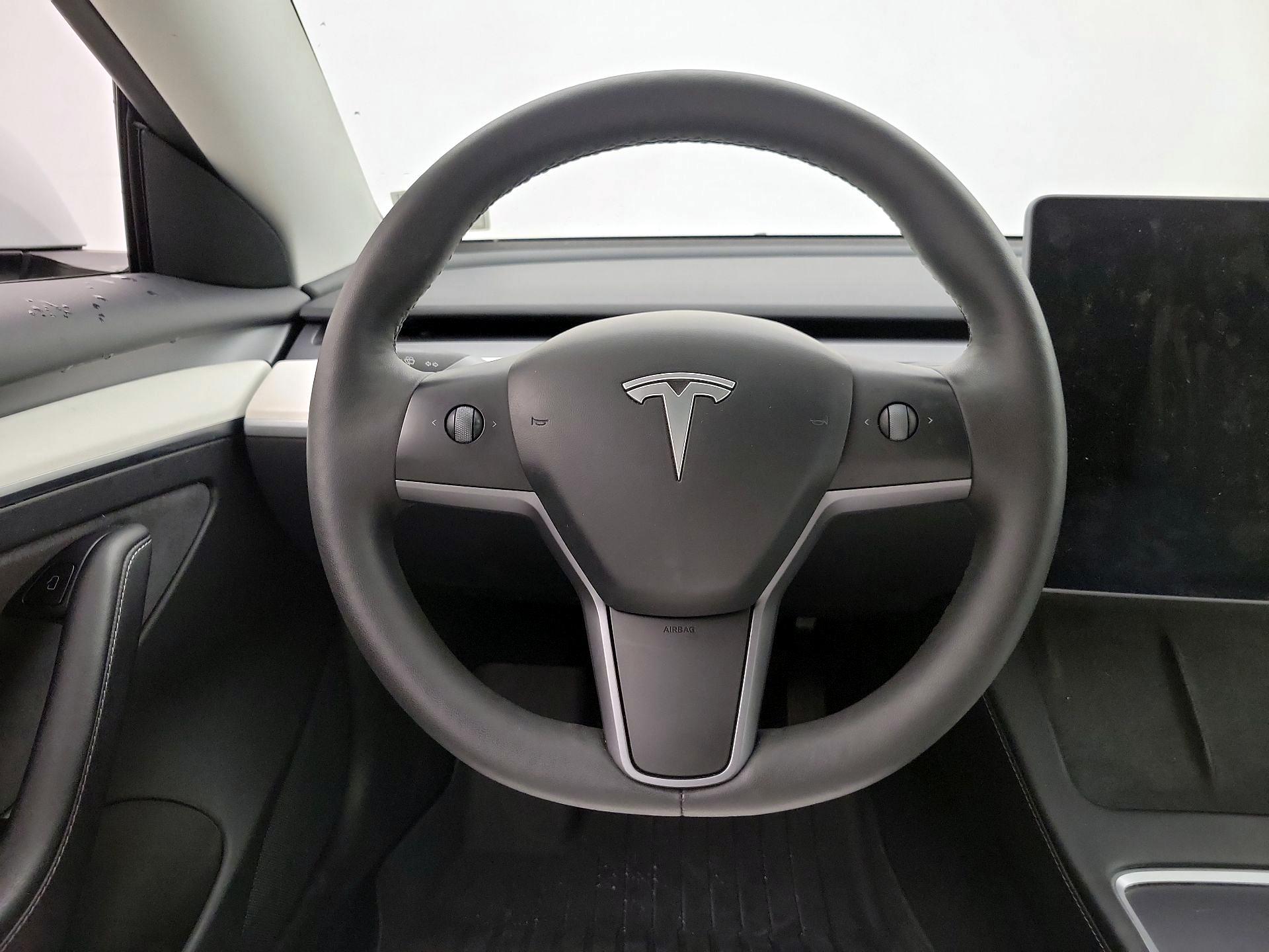 Thumbnail: 2023 Tesla Model 3 - 10