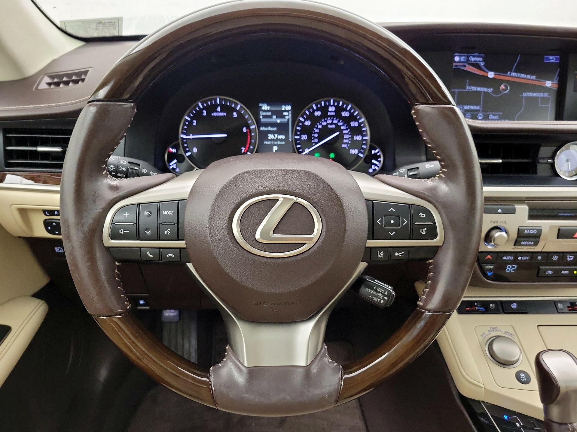 Thumbnail: 2016 Lexus ES - 10