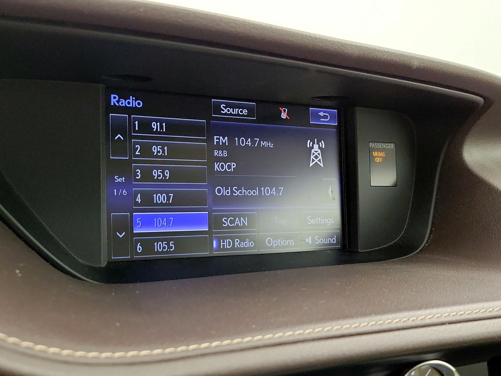 Thumbnail: 2016 Lexus ES - 16