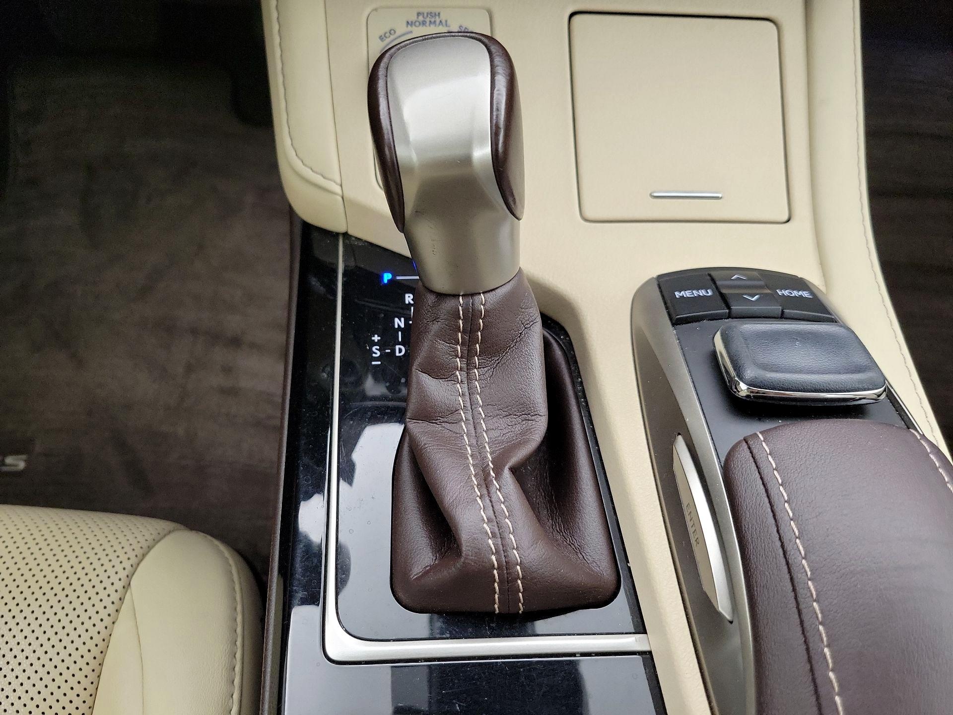 Thumbnail: 2016 Lexus ES - 18