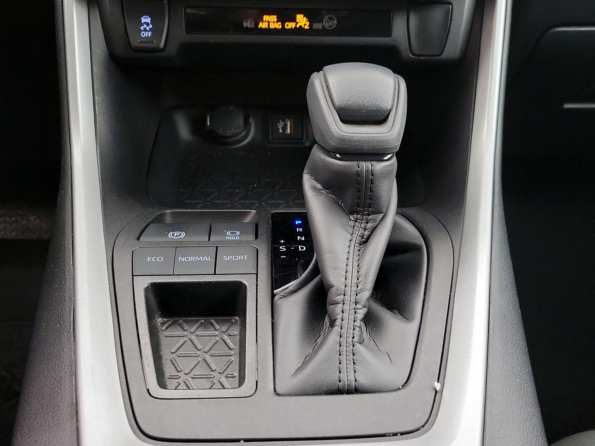 Thumbnail: 2023 Toyota RAV4 - 17