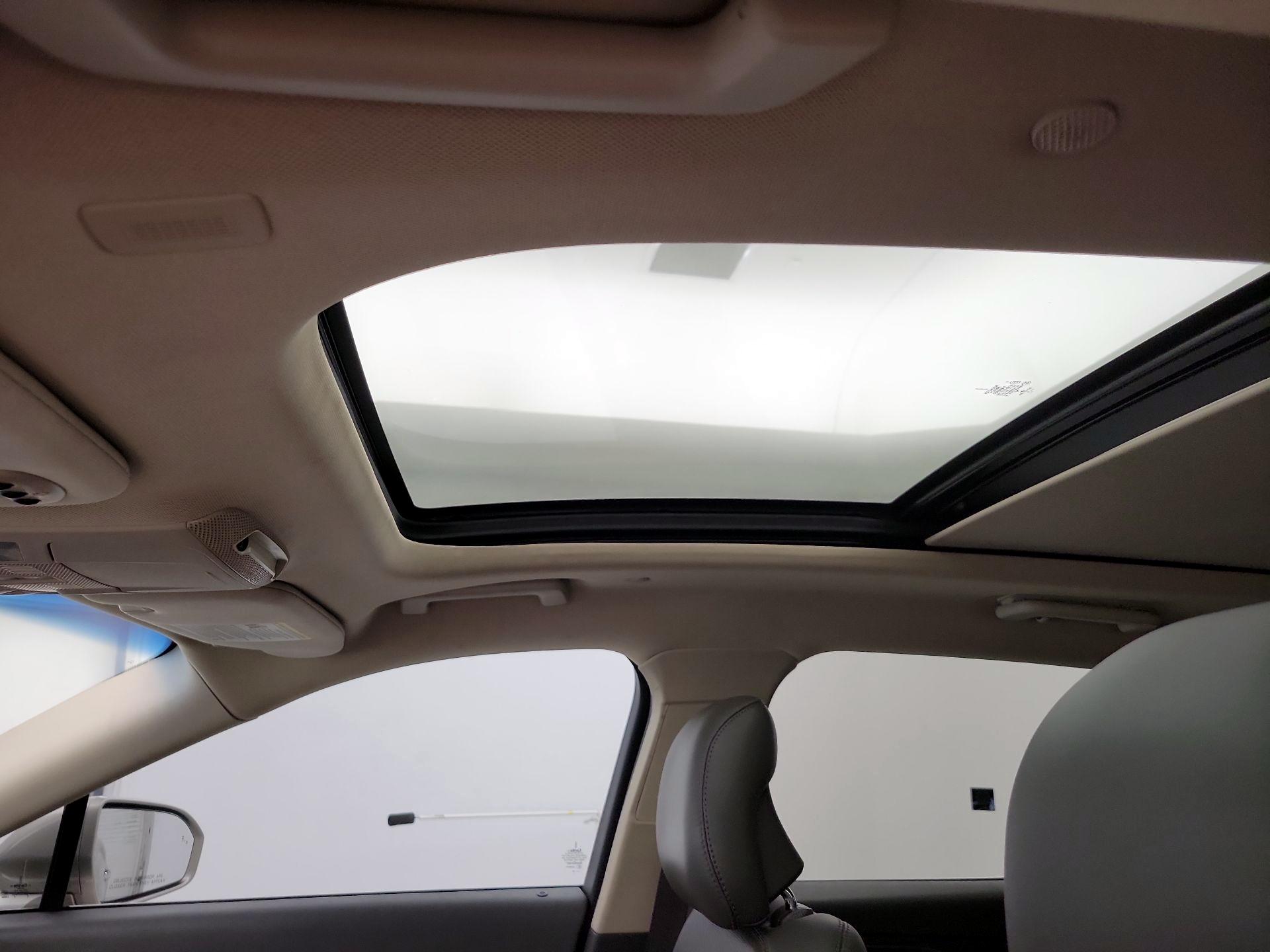 Thumbnail: 2019 Lincoln Nautilus - 20