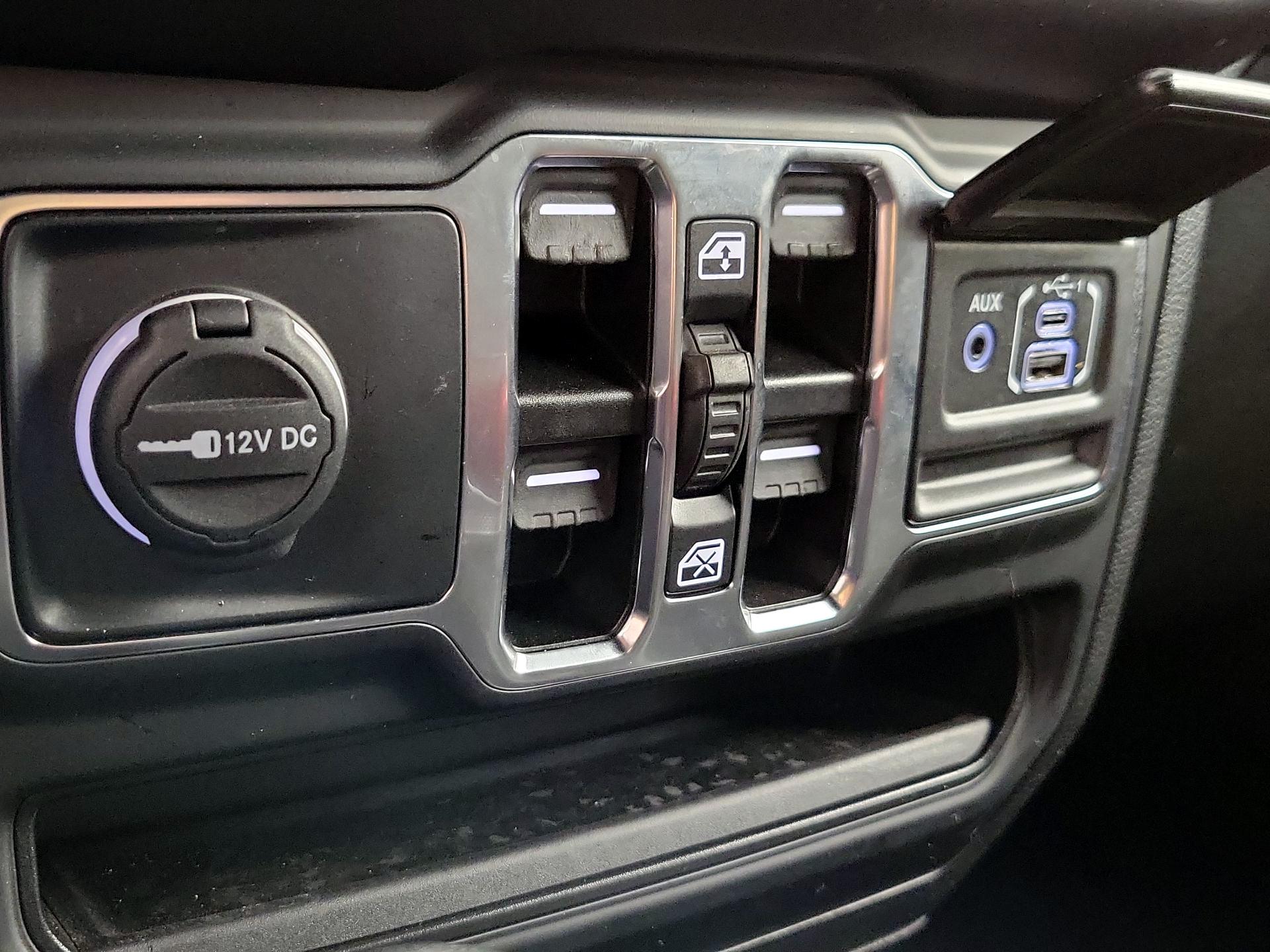 Thumbnail: 2023 Jeep Wrangler - 19