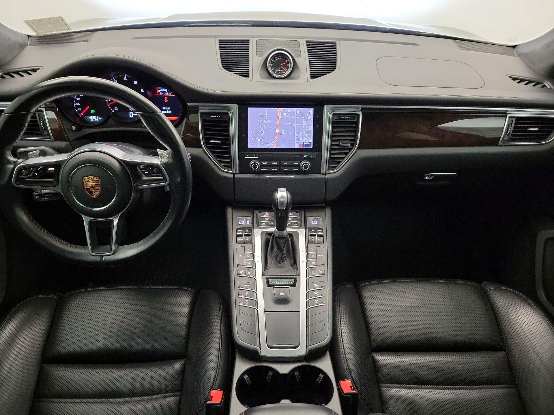 Thumbnail: 2017 Porsche Macan - 9