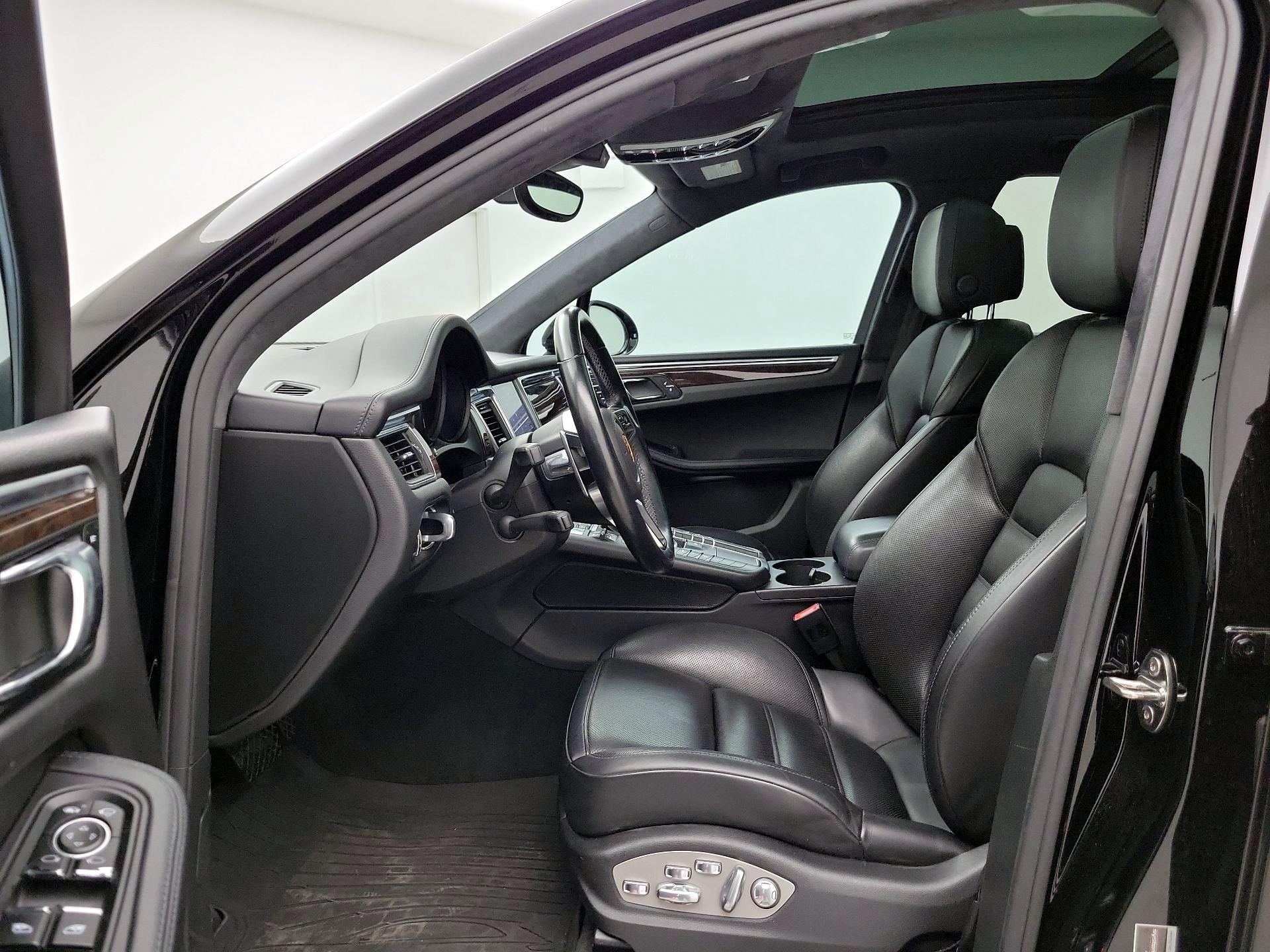 Thumbnail: 2017 Porsche Macan - 11