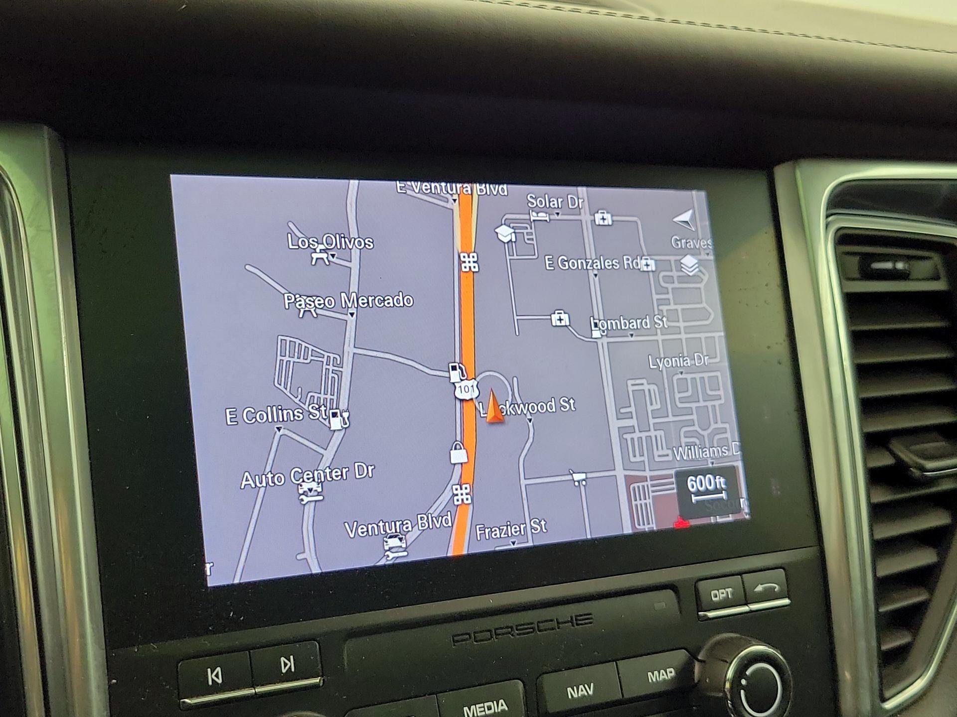 Thumbnail: 2017 Porsche Macan - 14