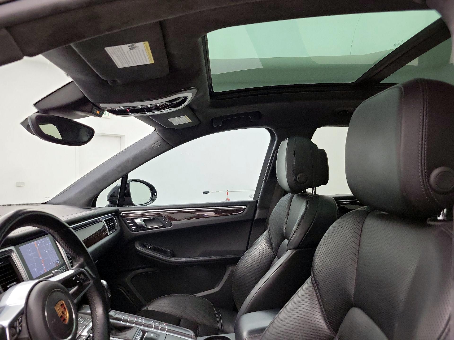 Thumbnail: 2017 Porsche Macan - 20