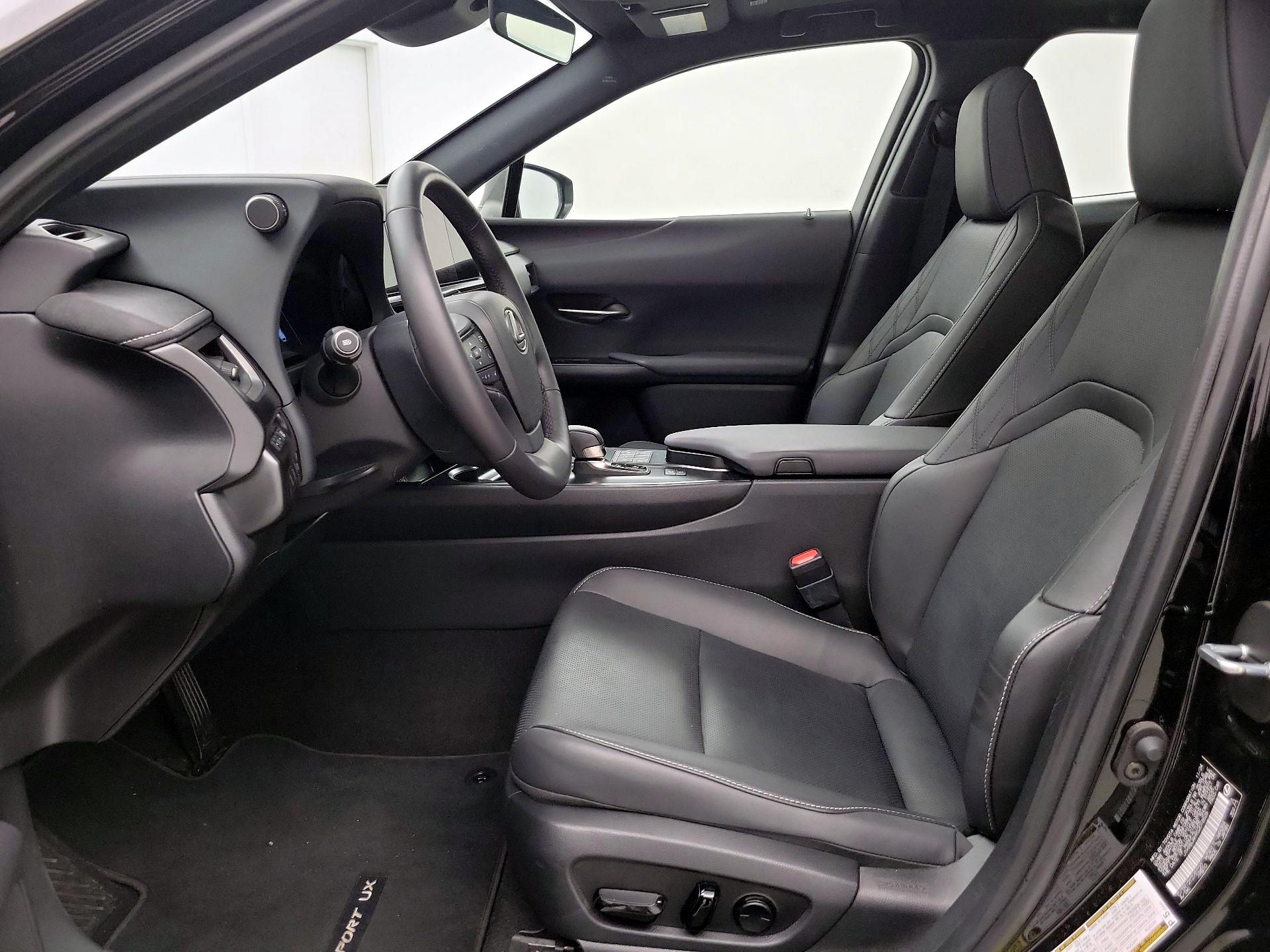 Thumbnail: 2025 Lexus UX - 11