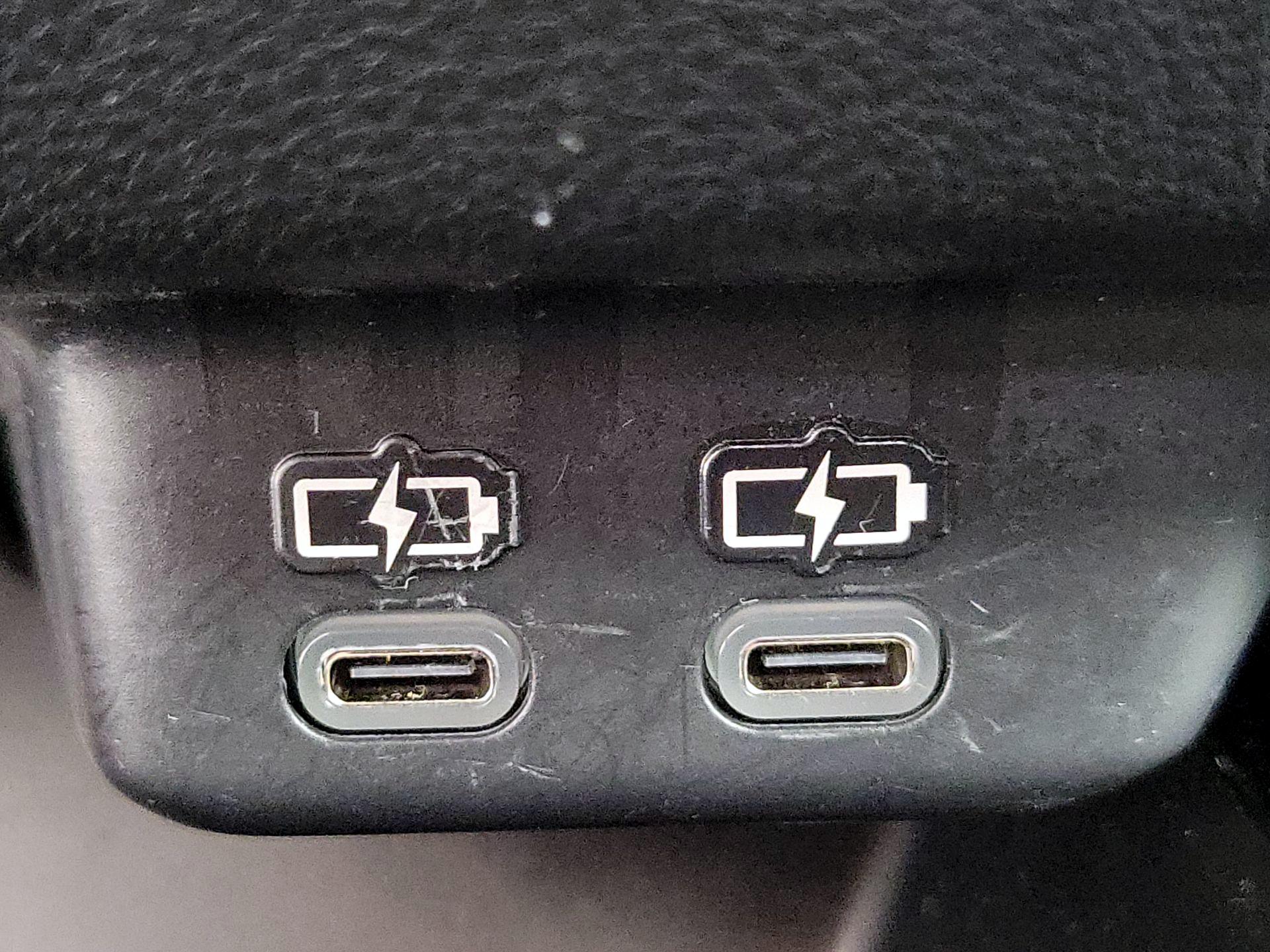 Thumbnail: 2025 Lexus UX - 18