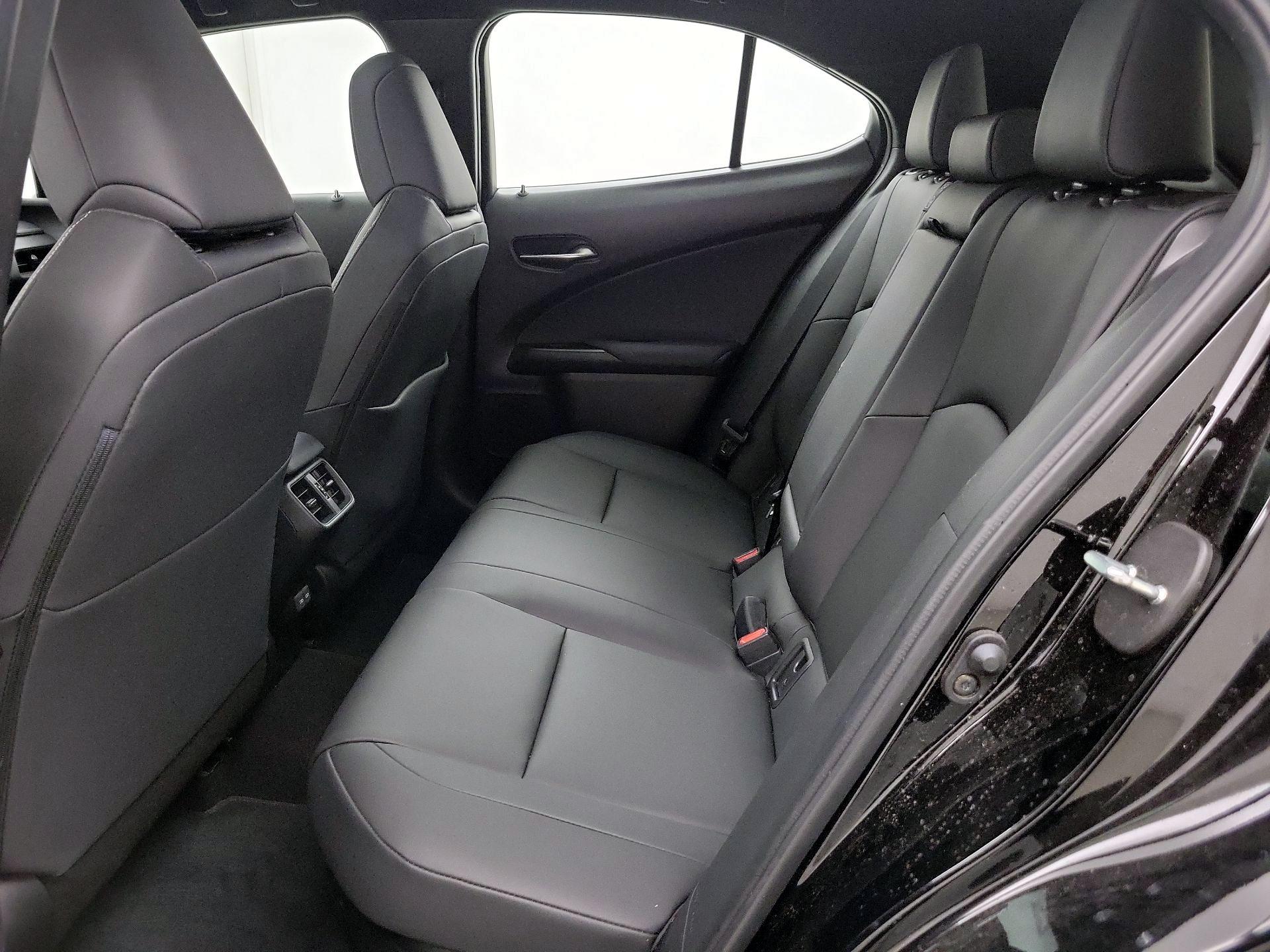 Thumbnail: 2025 Lexus UX - 20