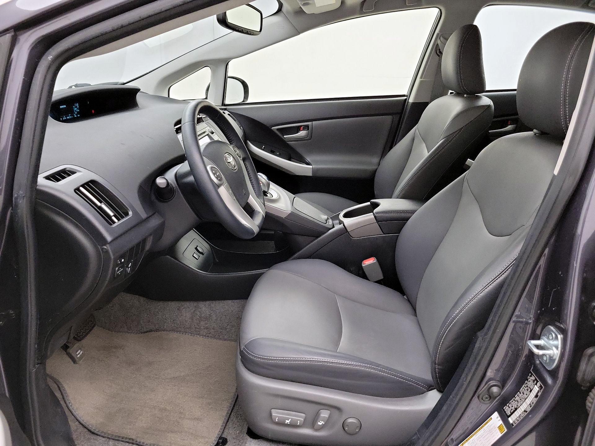 Thumbnail: 2015 Toyota Prius - 11