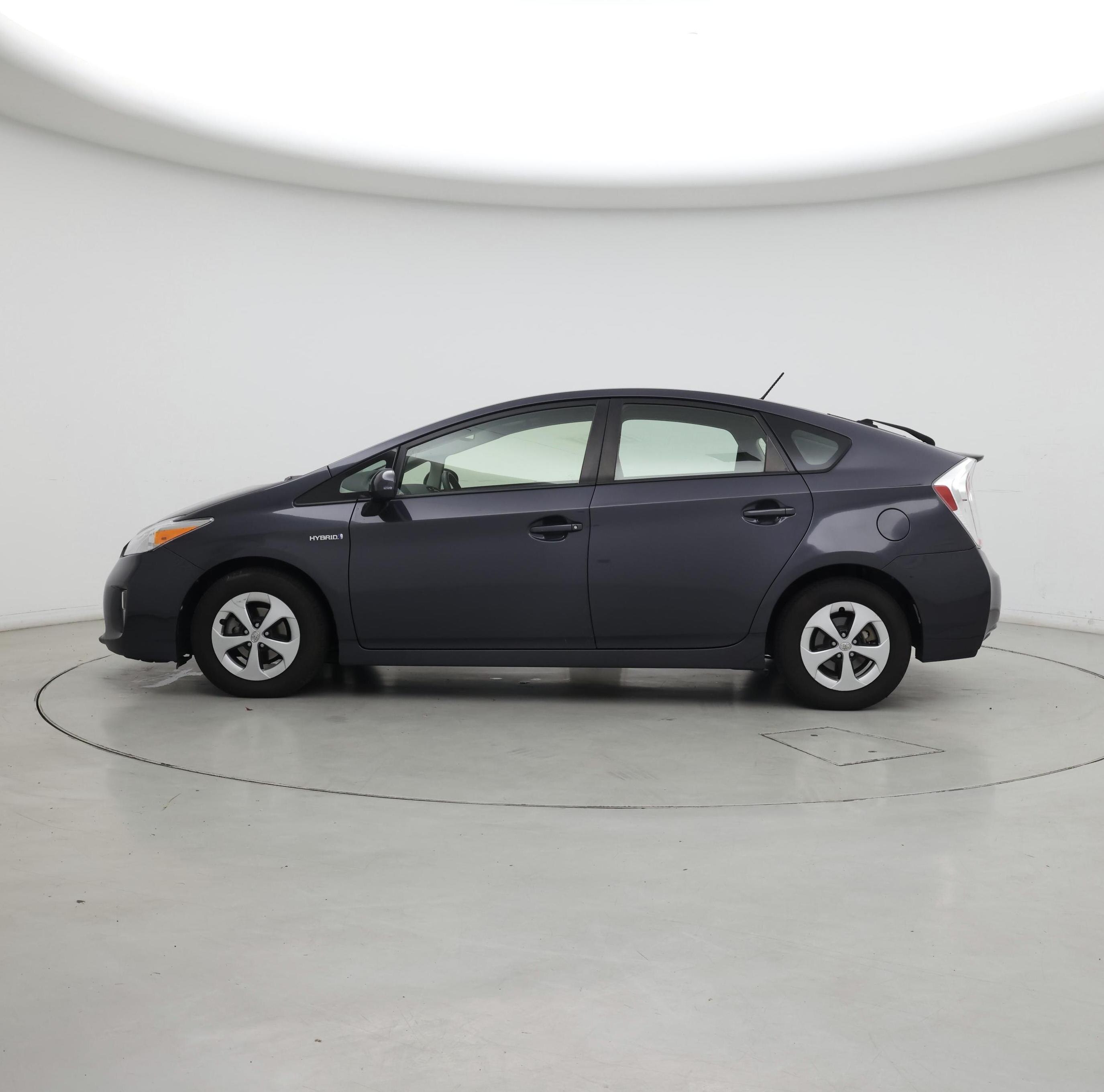 Thumbnail: 2015 Toyota Prius - 3