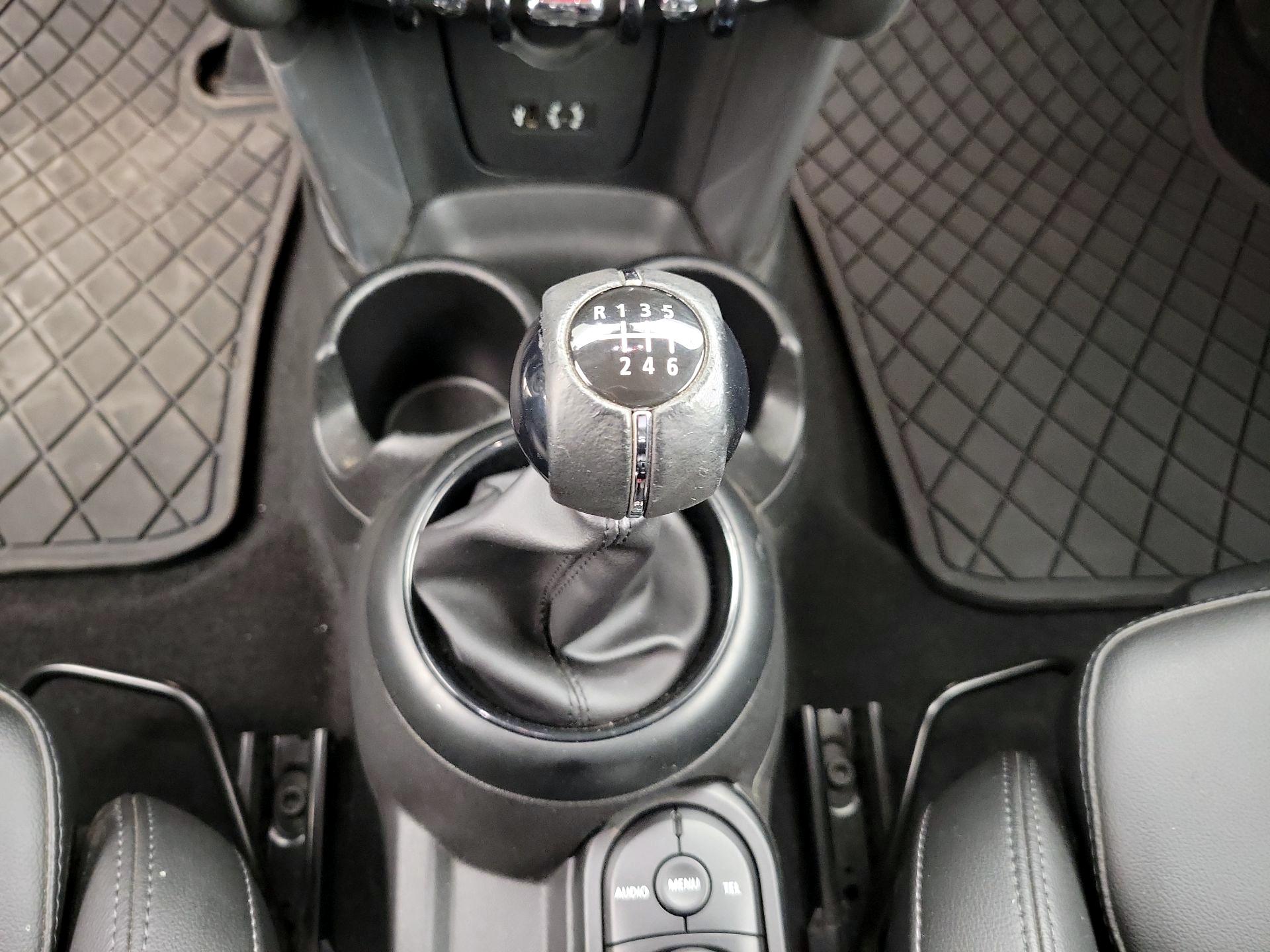 Thumbnail: 2017 MINI Cooper Hardtop - 16