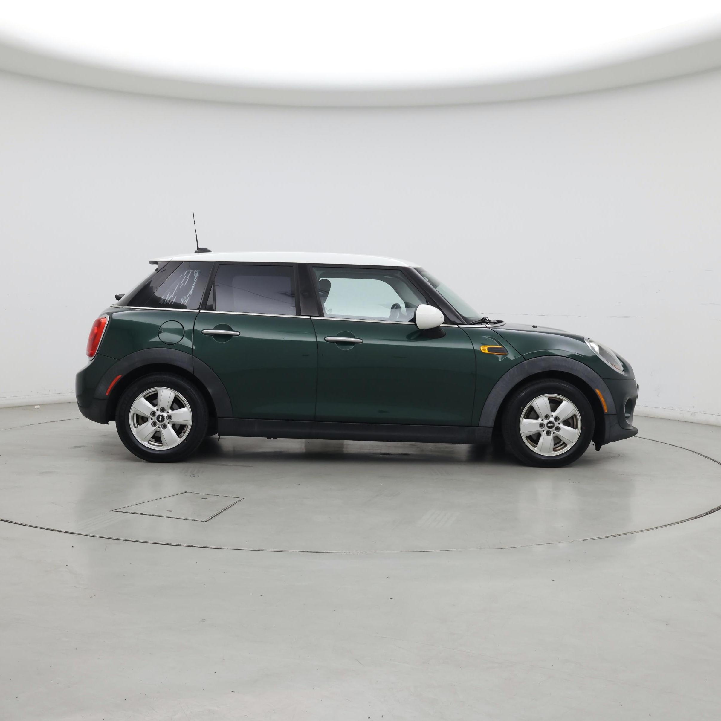 Thumbnail: 2017 MINI Cooper Hardtop - 7