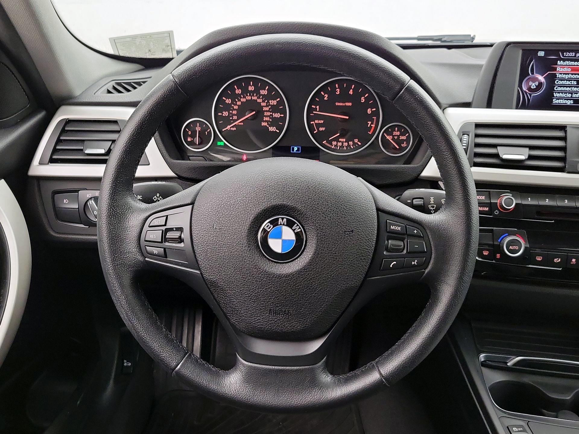 Thumbnail: 2016 BMW 3 Series - 10