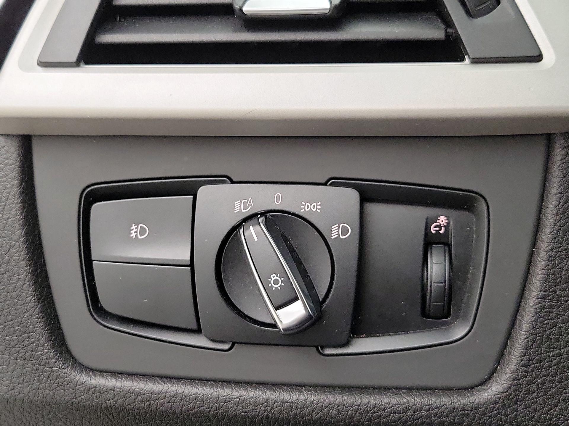 Thumbnail: 2016 BMW 3 Series - 13