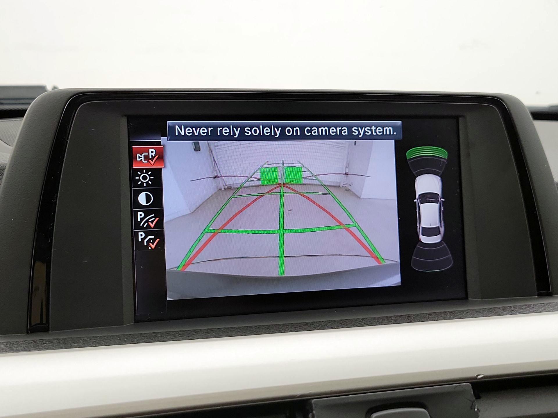 Thumbnail: 2016 BMW 3 Series - 14