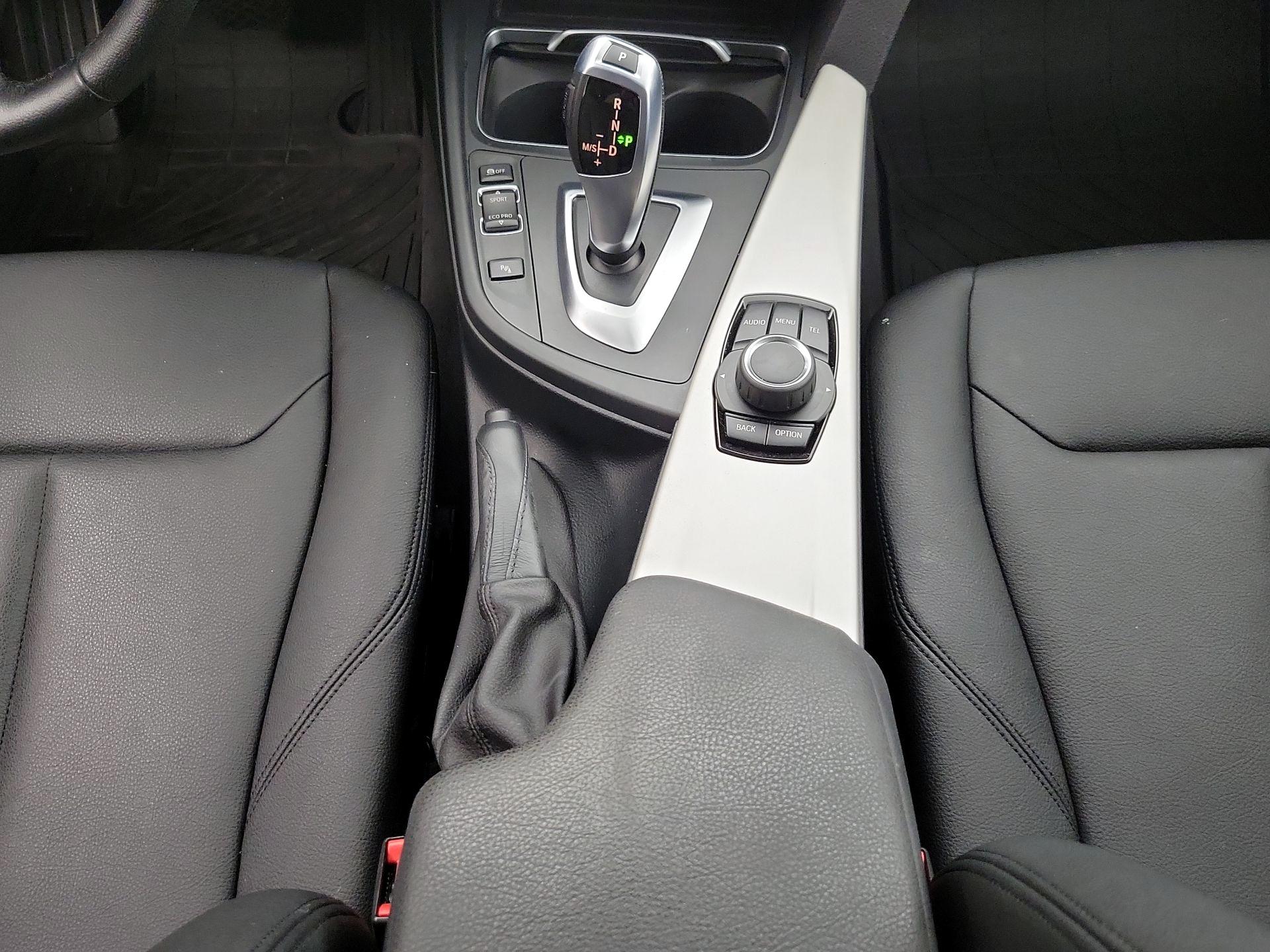 Thumbnail: 2016 BMW 3 Series - 17