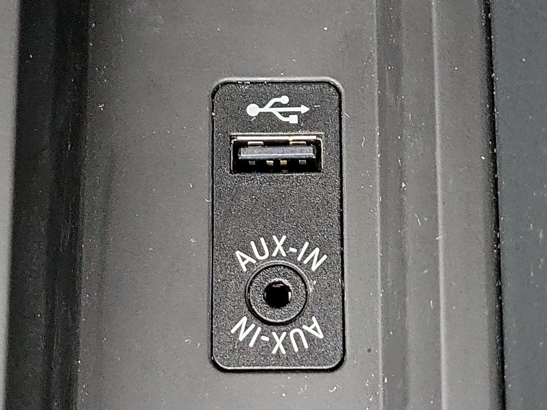 Thumbnail: 2016 BMW 3 Series - 18